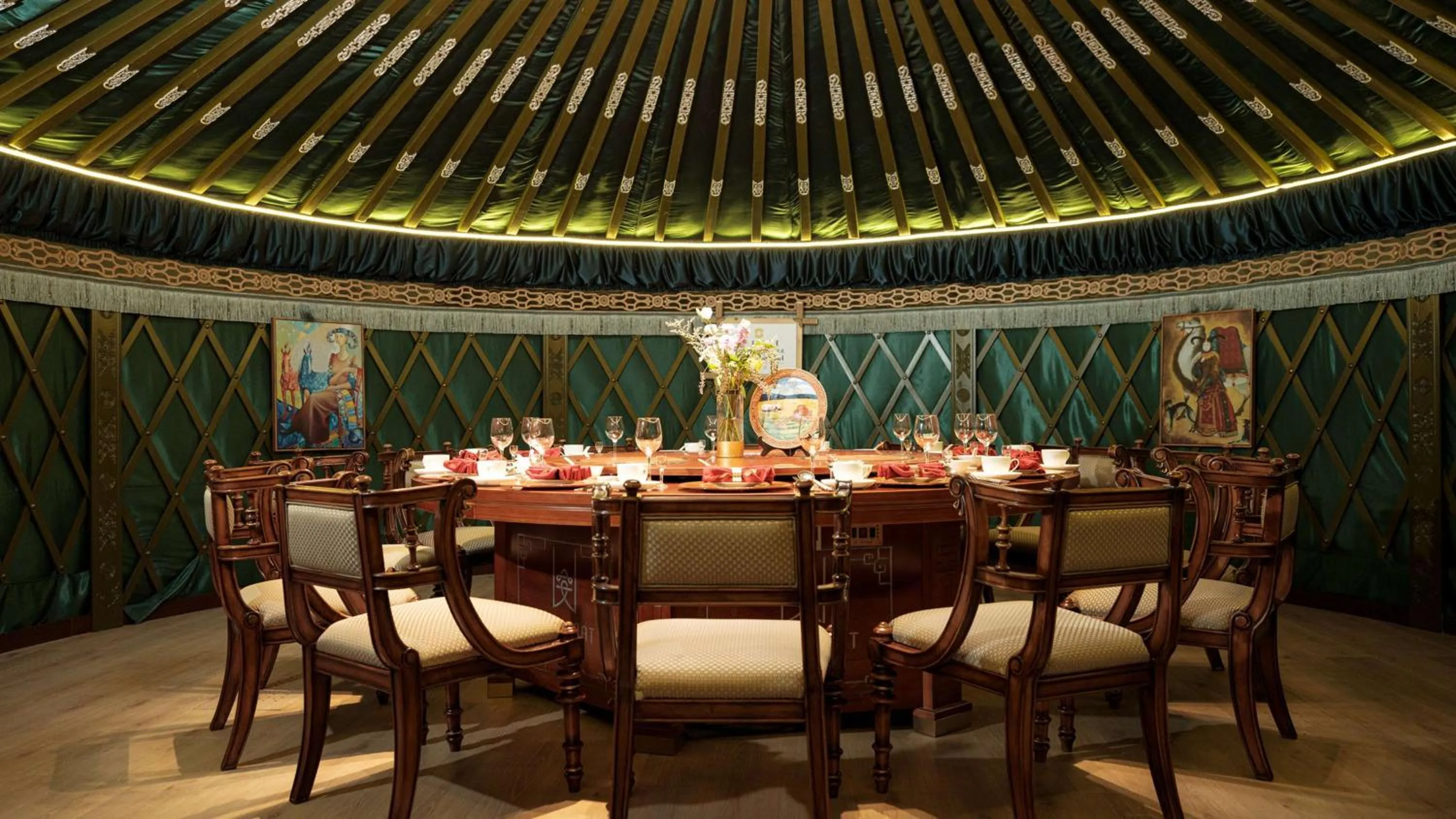 Restaurant/places to eat in Shangri-La Huhhot