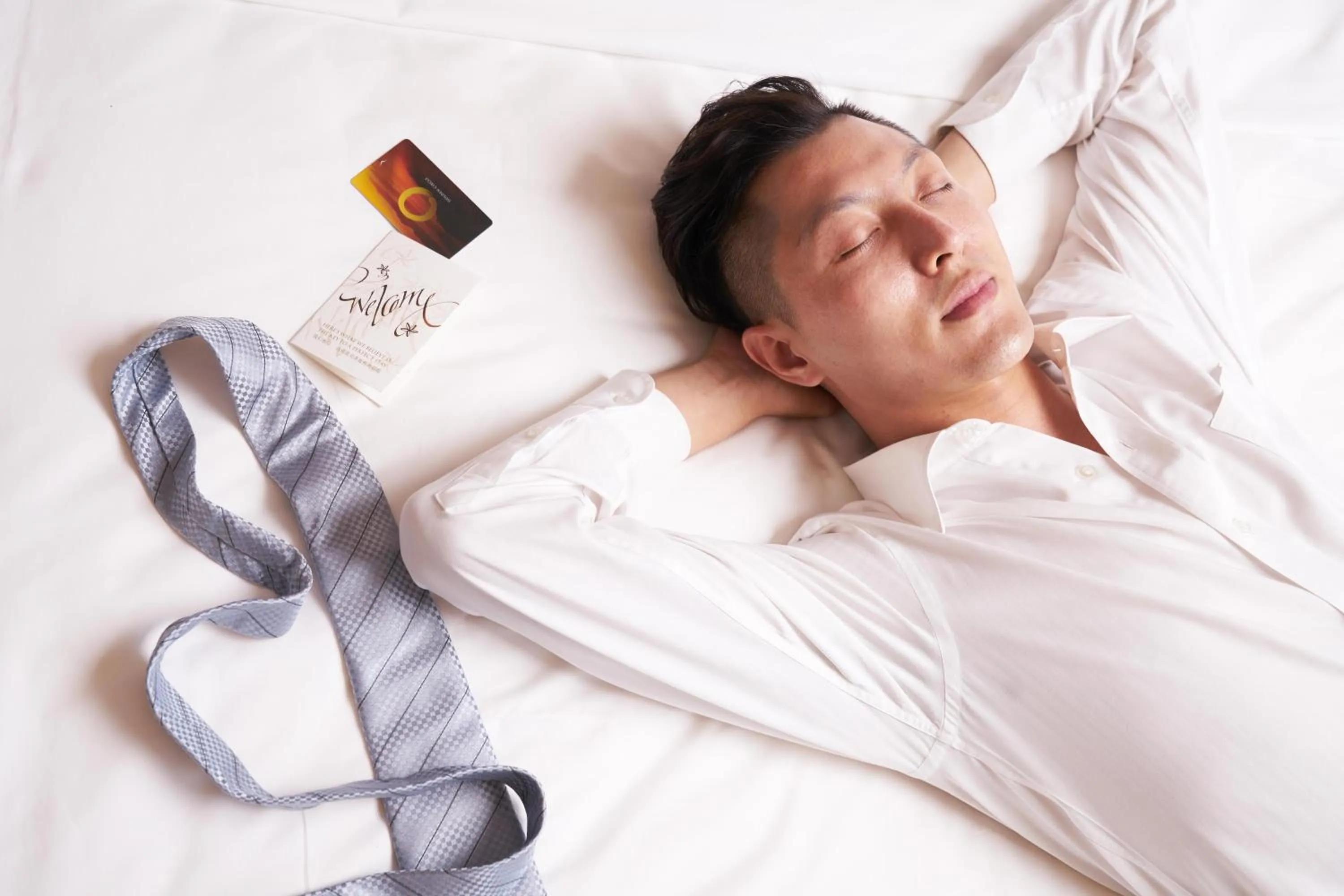 People, Bed in Shangri-La Huhhot