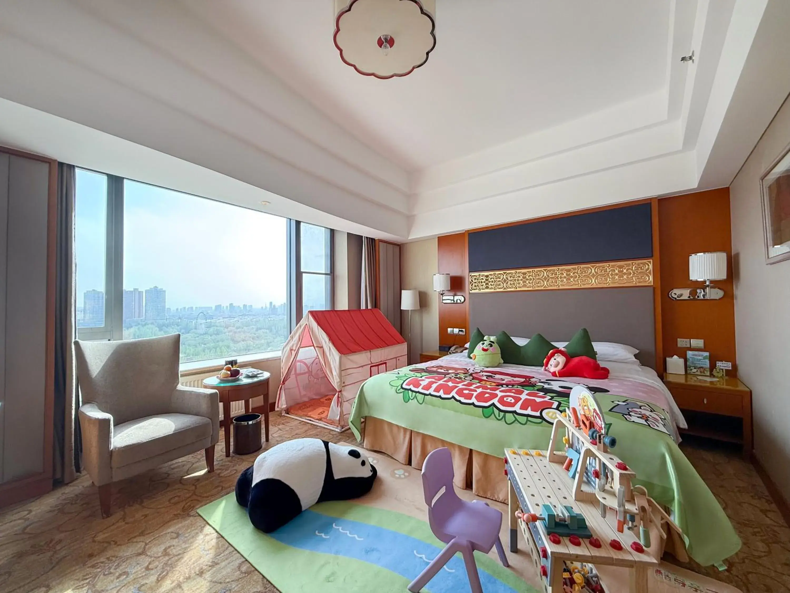 Photo of the whole room, Bed in Shangri-La Huhhot Photo of the whole room, Bed in Shangri-La Huhhot