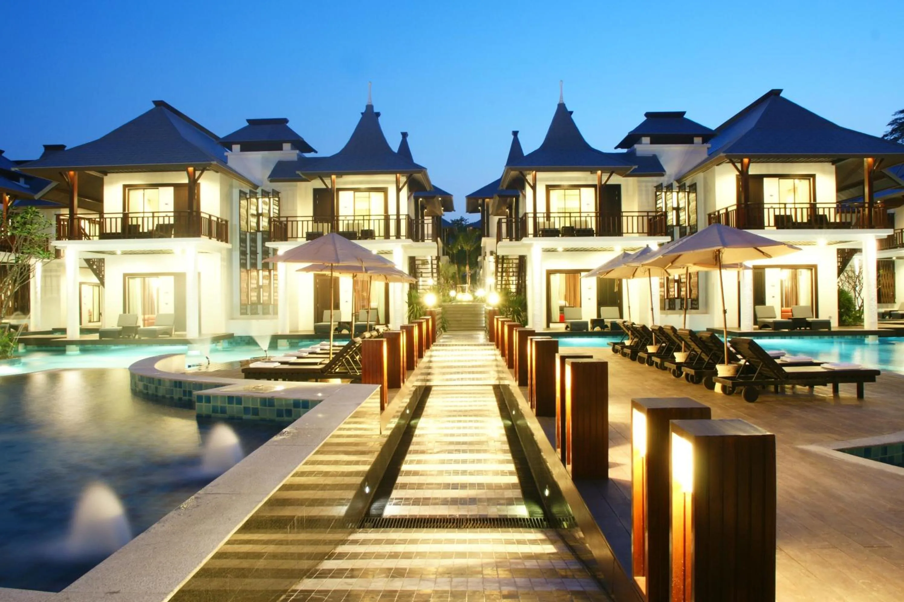 Facade/entrance in Z Through By The Zign