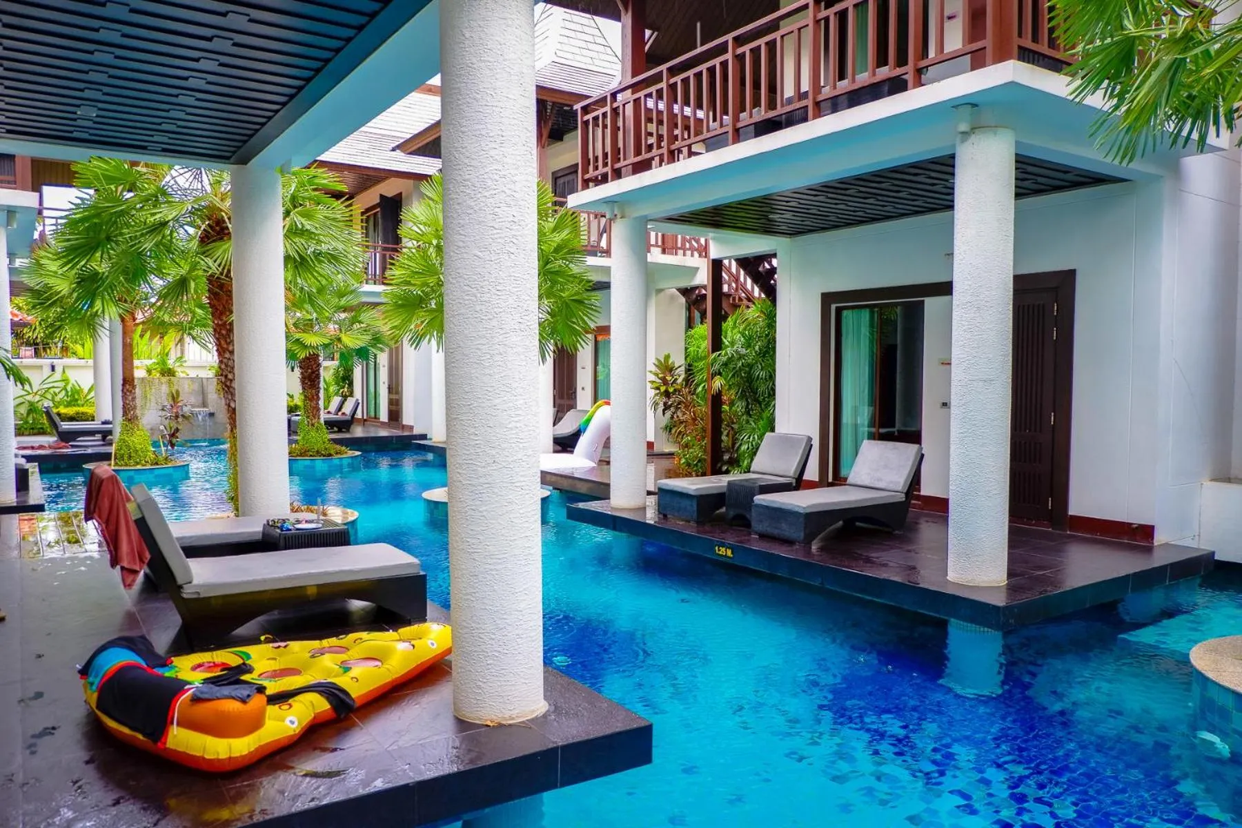 Patio in Z Through By The Zign