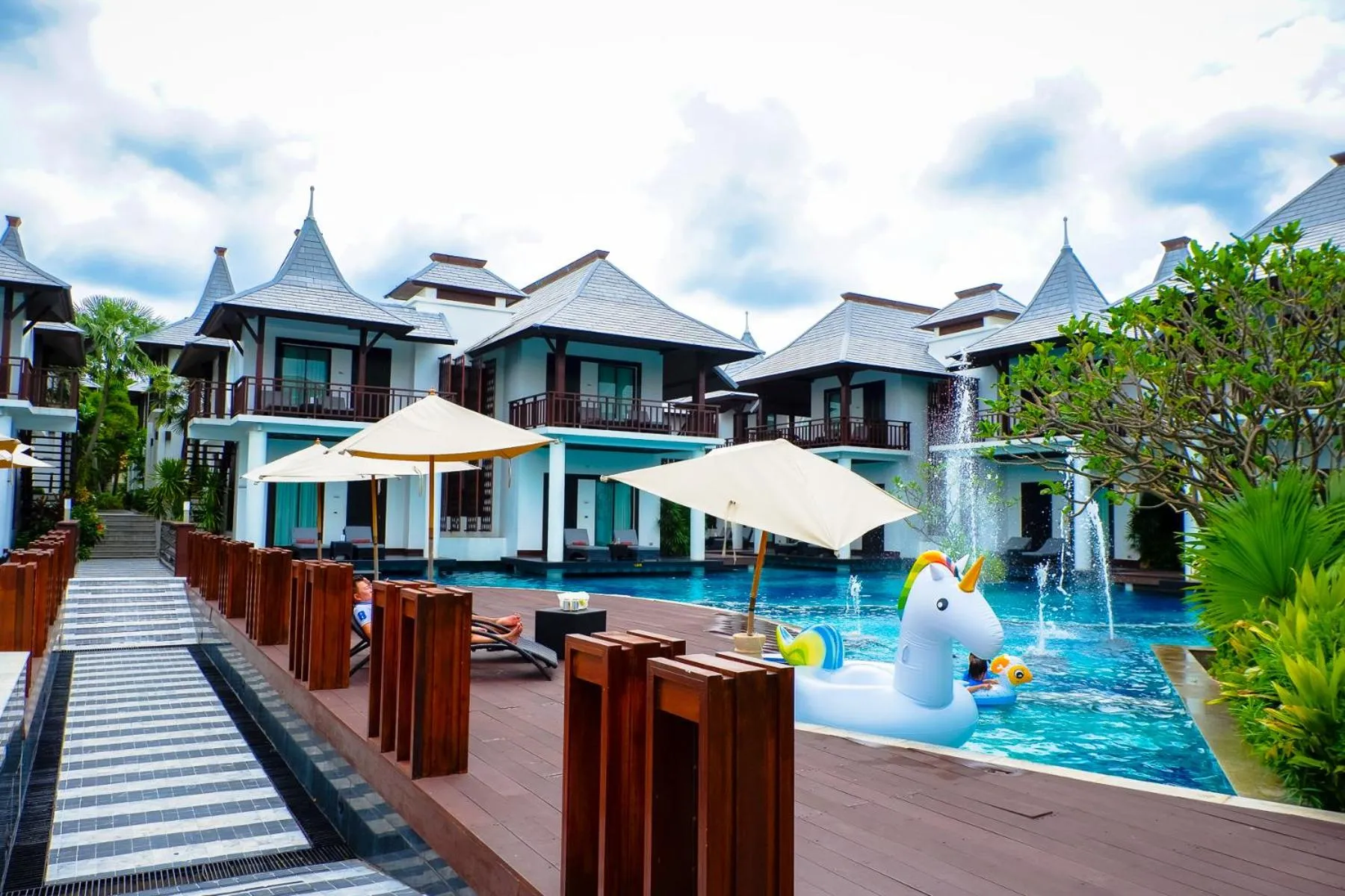 Pool view in Z Through By The Zign