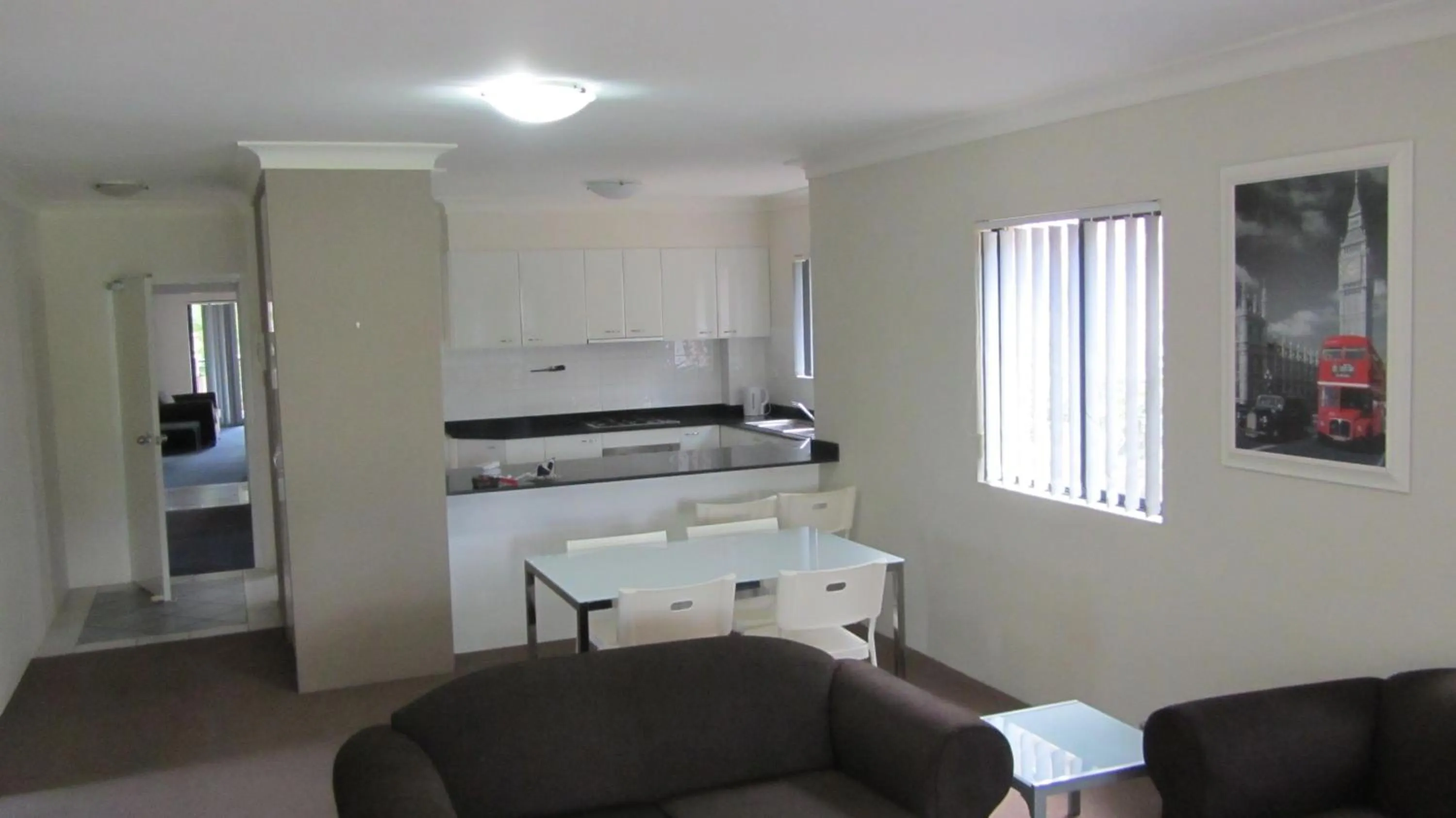 Kitchen or kitchenette in Parkside Apartments Parramatta