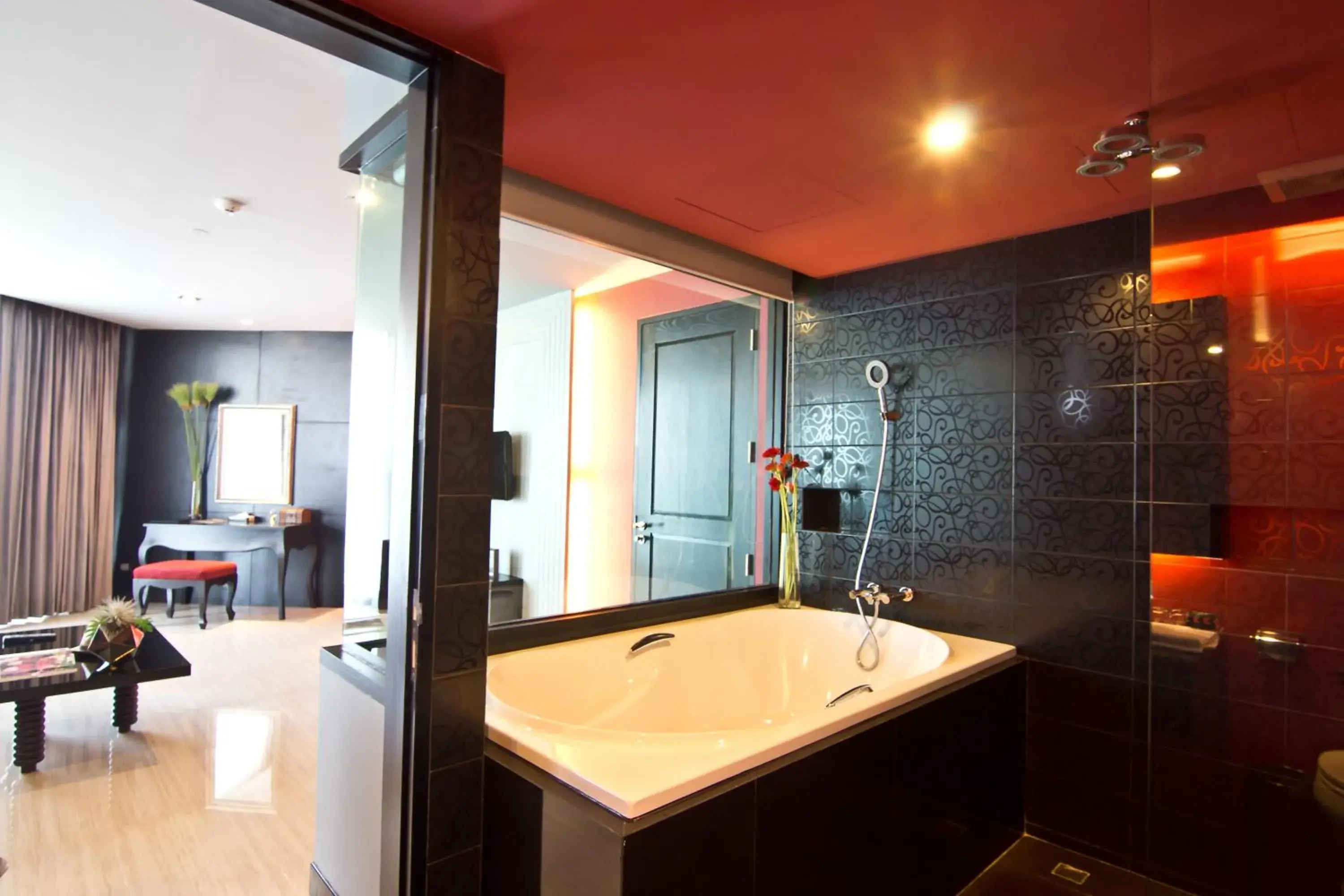 Shower, Bathroom in Tsix5 Hotel