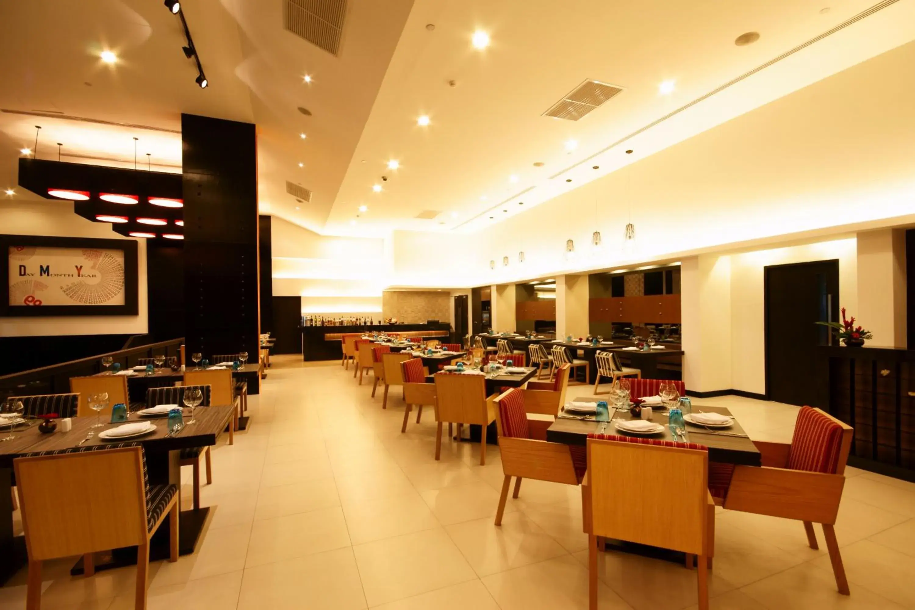 Restaurant/Places to Eat in Tsix5 Hotel