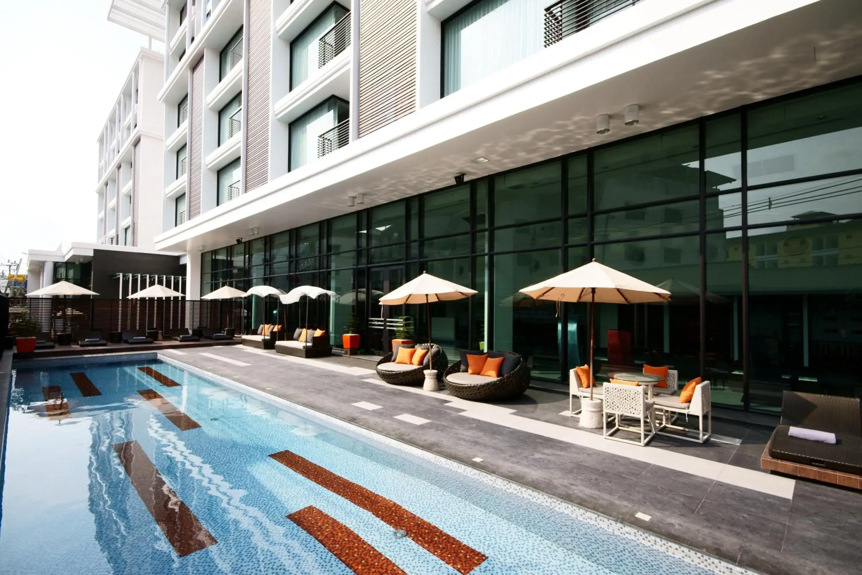 Swimming Pool in Tsix5 Hotel