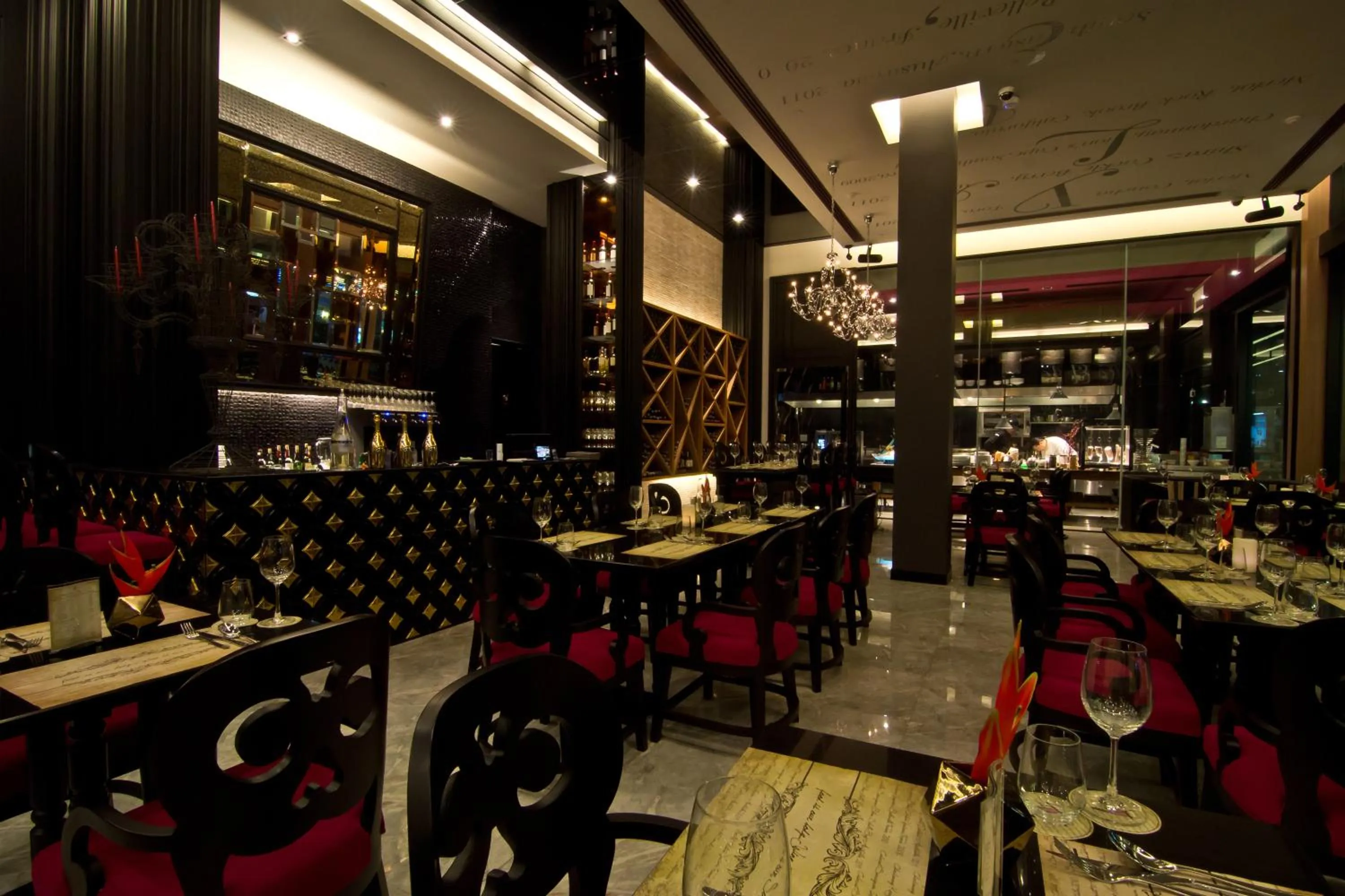 Restaurant/places to eat in Tsix5 Hotel