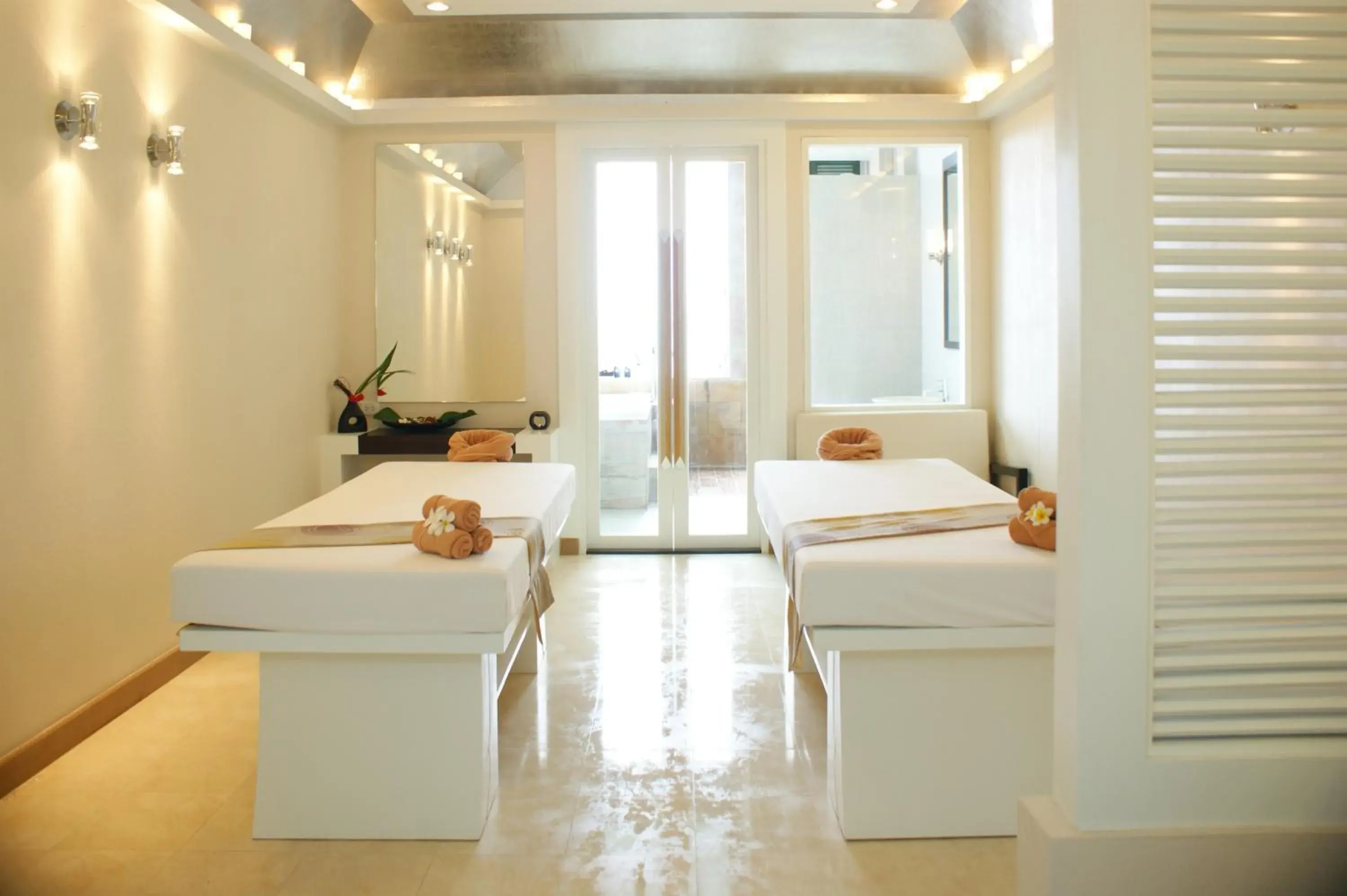 Spa and wellness centre/facilities, Bed in Tsix5 Hotel
