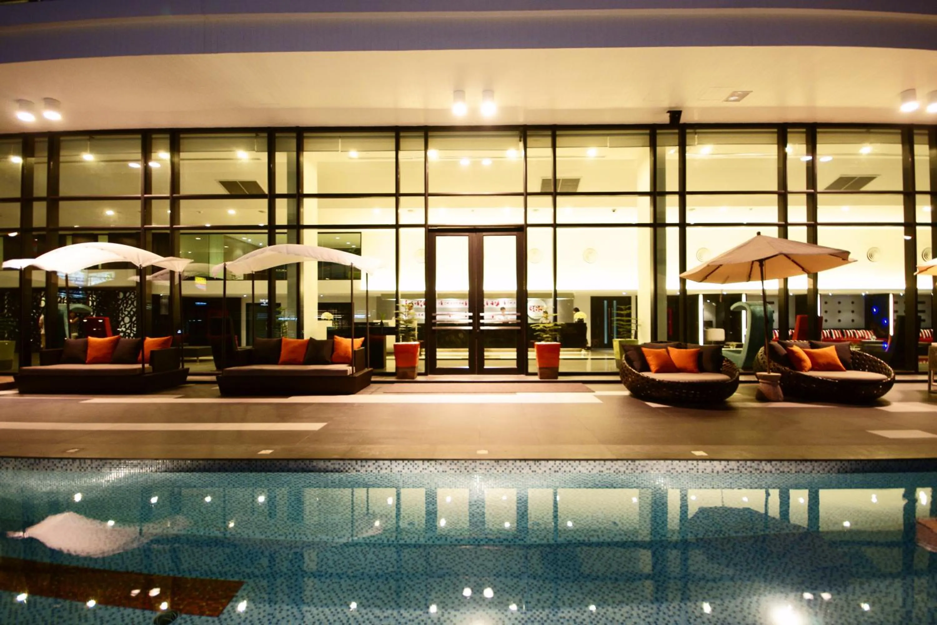 Swimming pool in Tsix5 Hotel