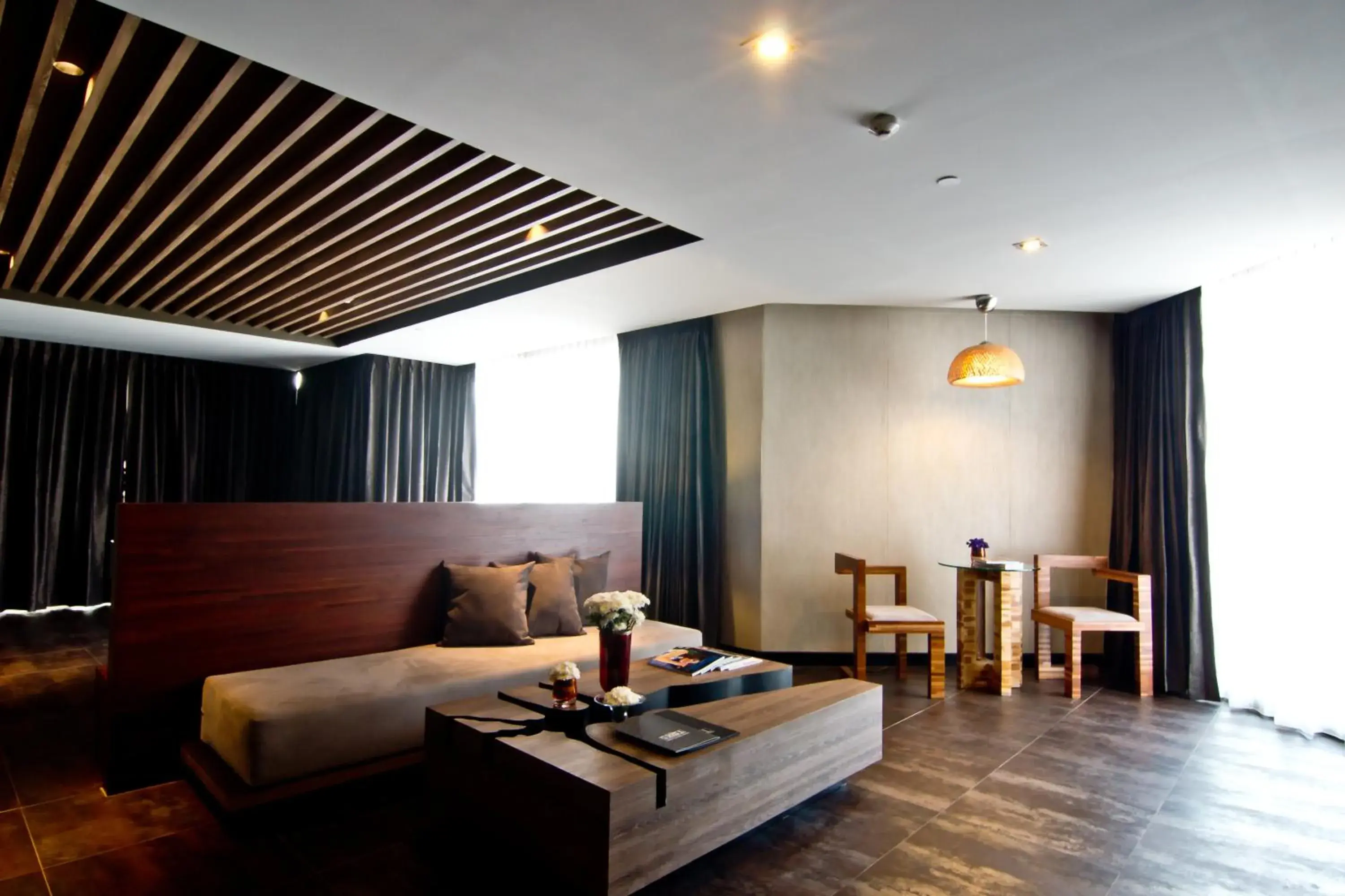 Communal lounge/ TV room, Seating Area in Tsix5 Hotel