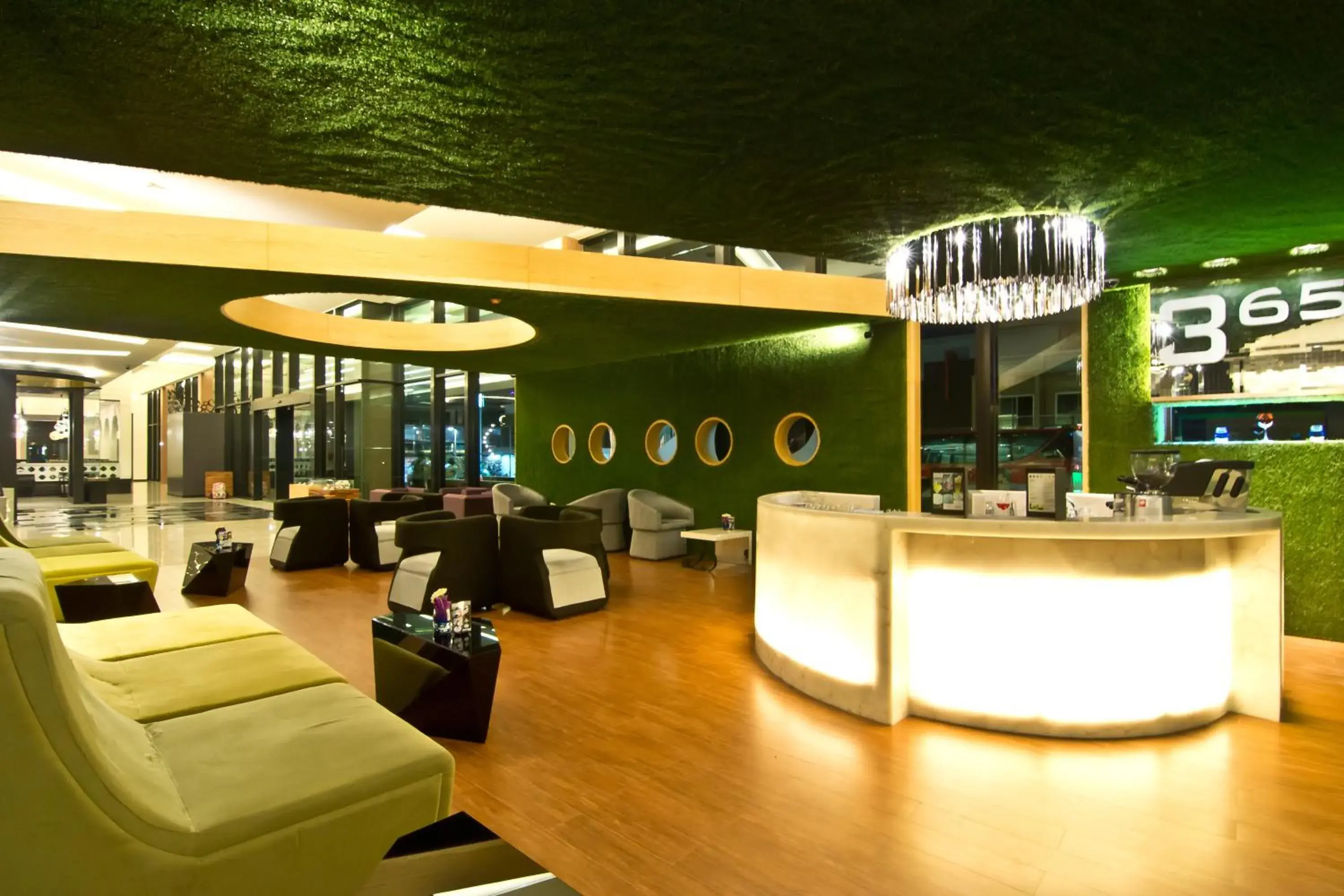 Lobby or reception, Lounge/Bar in Tsix5 Hotel