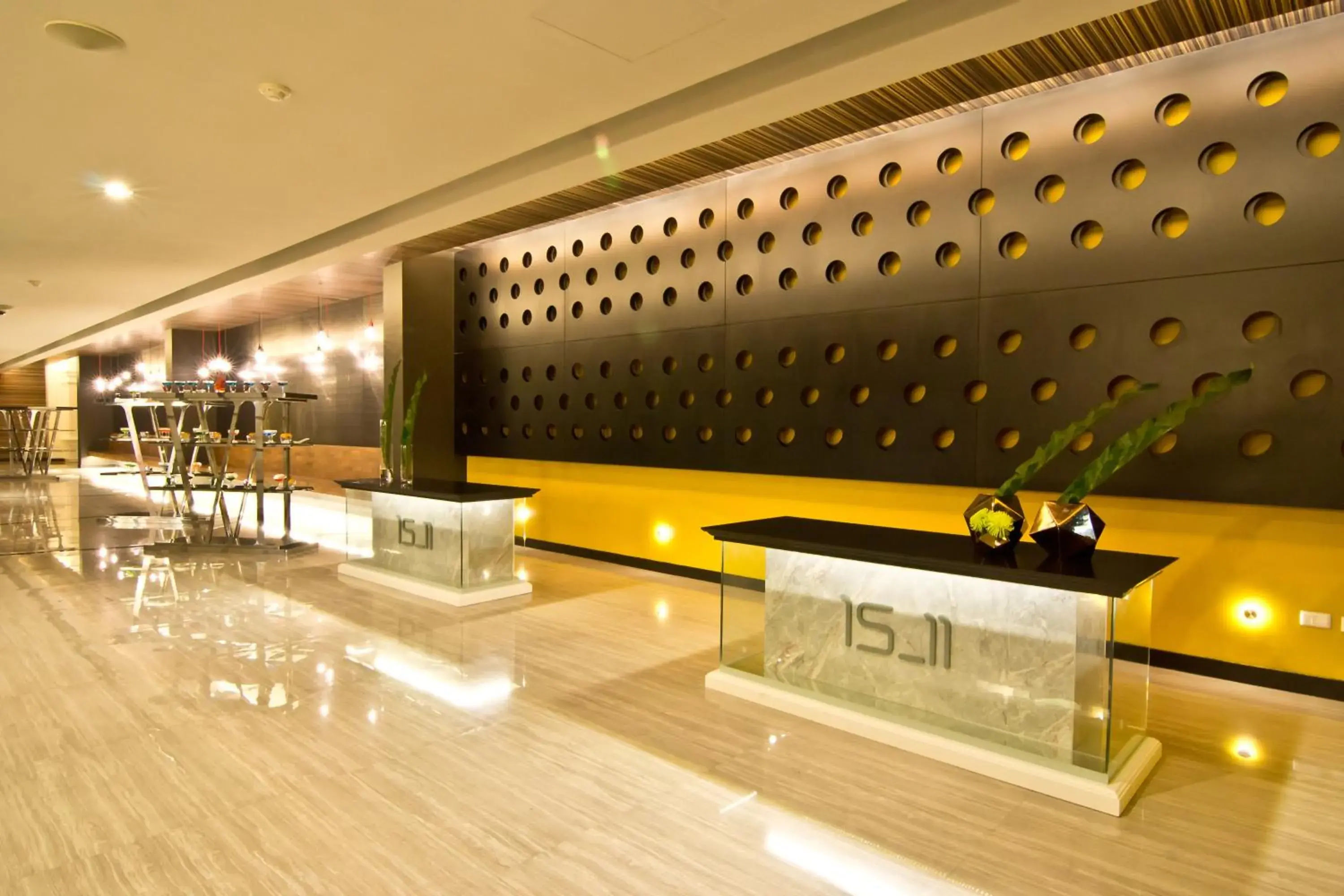 Banquet/Function facilities, Lobby/Reception in Tsix5 Hotel