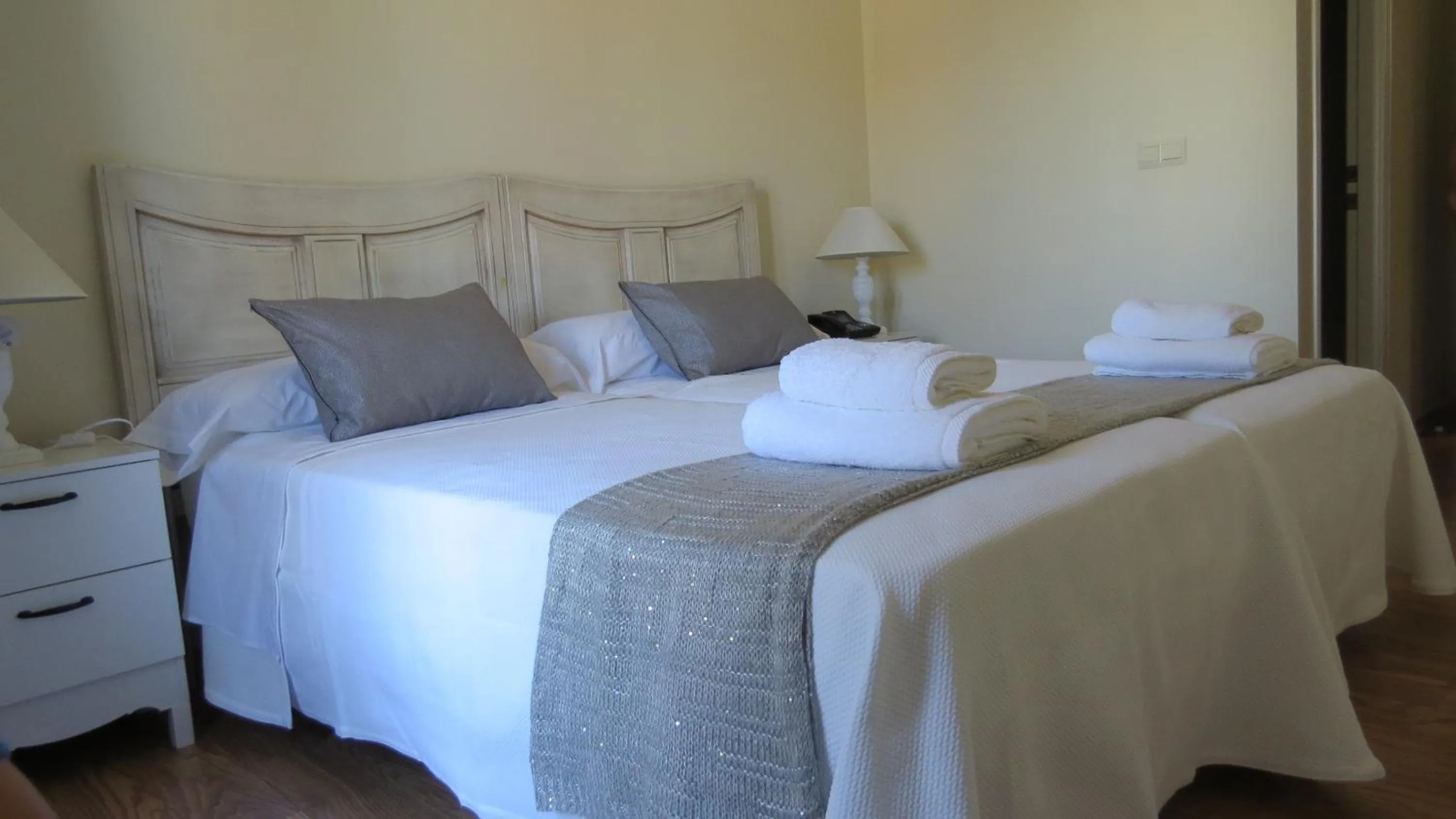 Bed in Hotel La Muralla