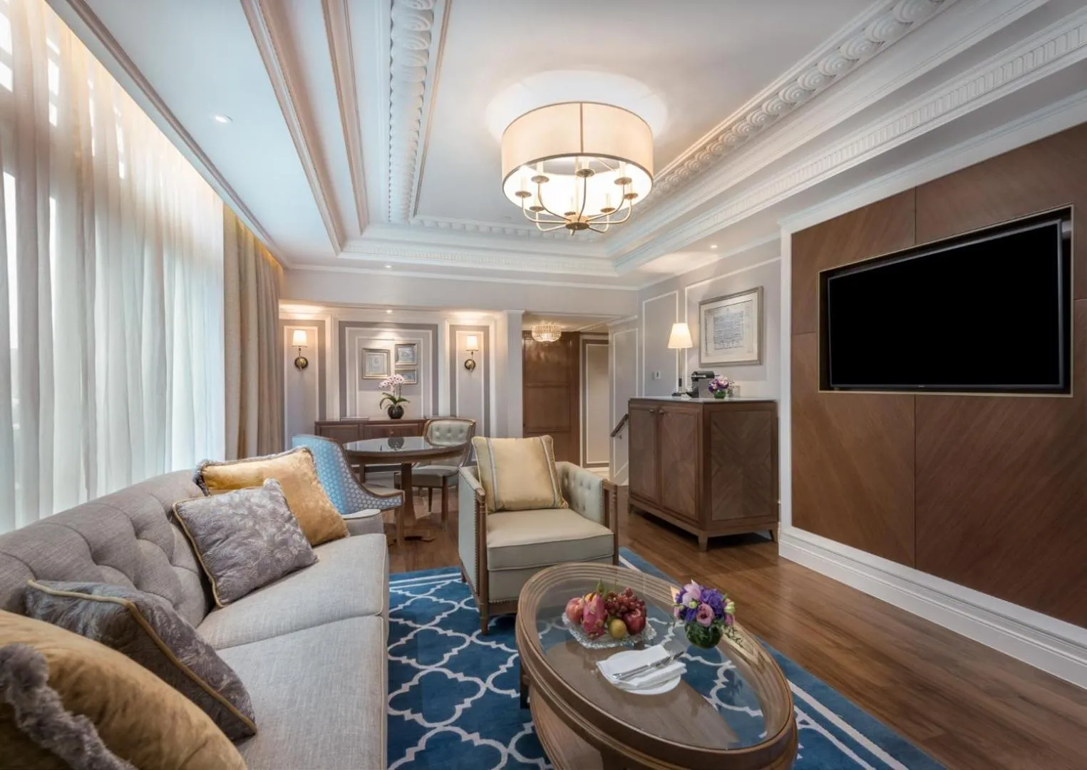 TV and multimedia in The Fullerton Hotel Singapore