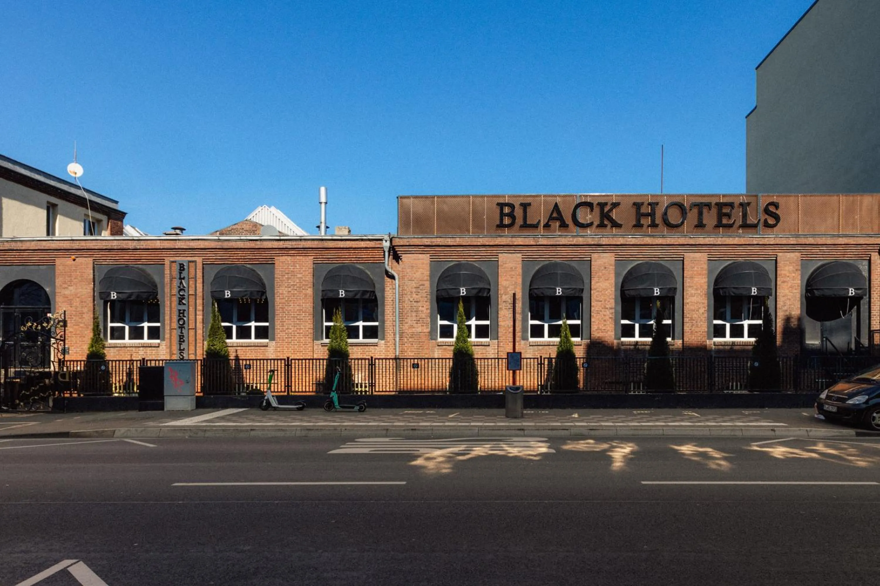 Street view in Black Hotels Köln