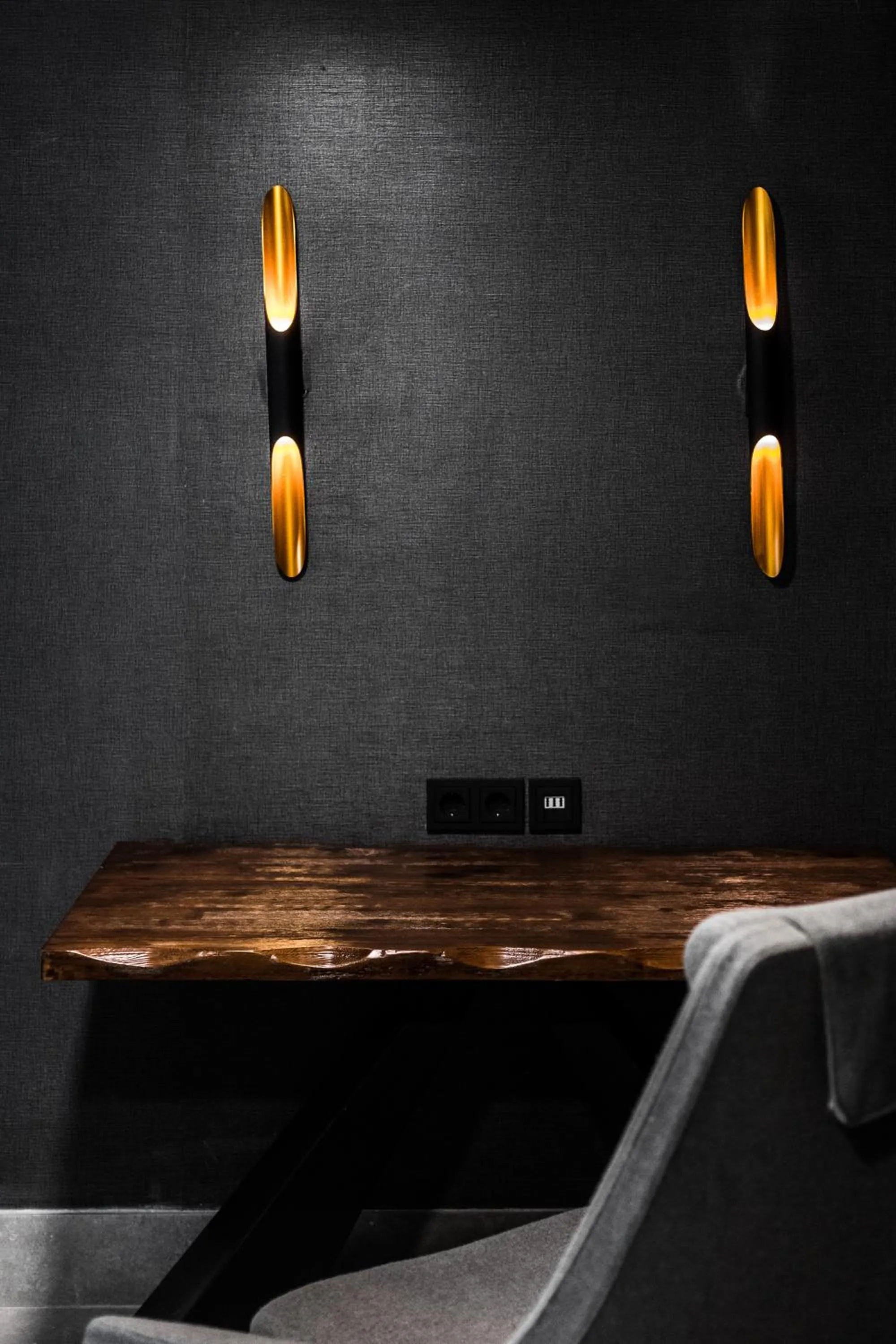 Communal lounge/ TV room in Black Hotels Köln