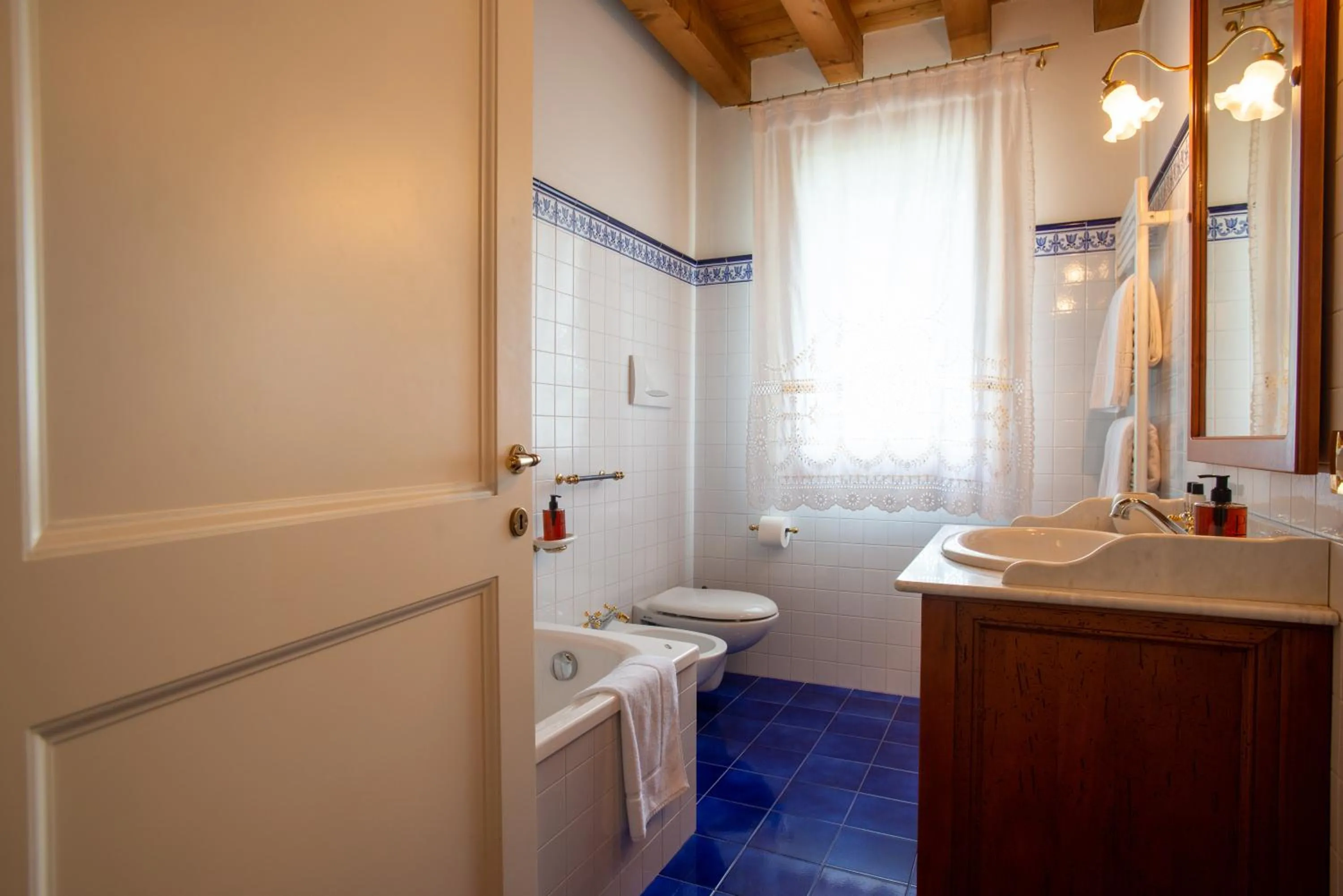 Shower in Tenuta Castagnera