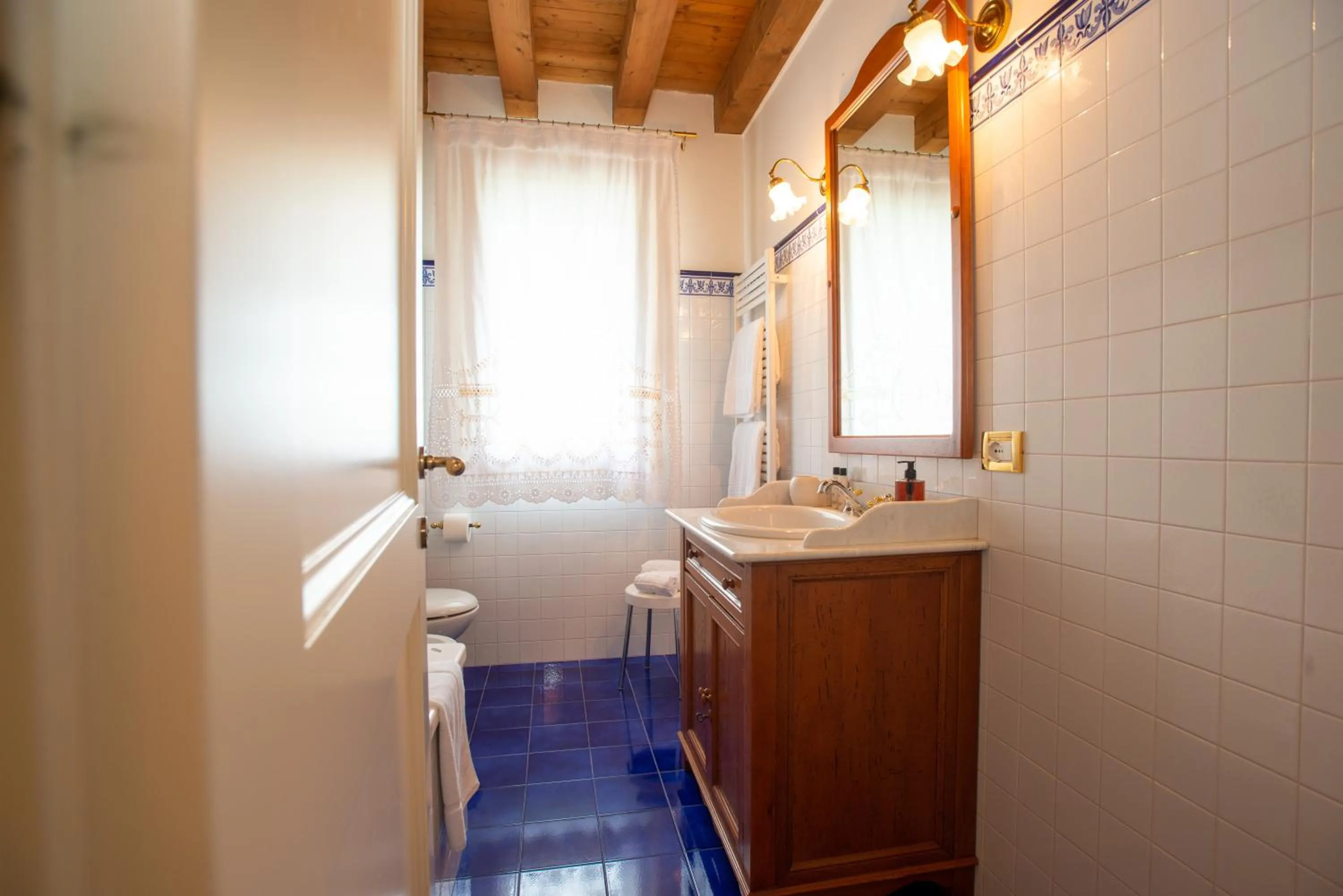 Toilet in Tenuta Castagnera