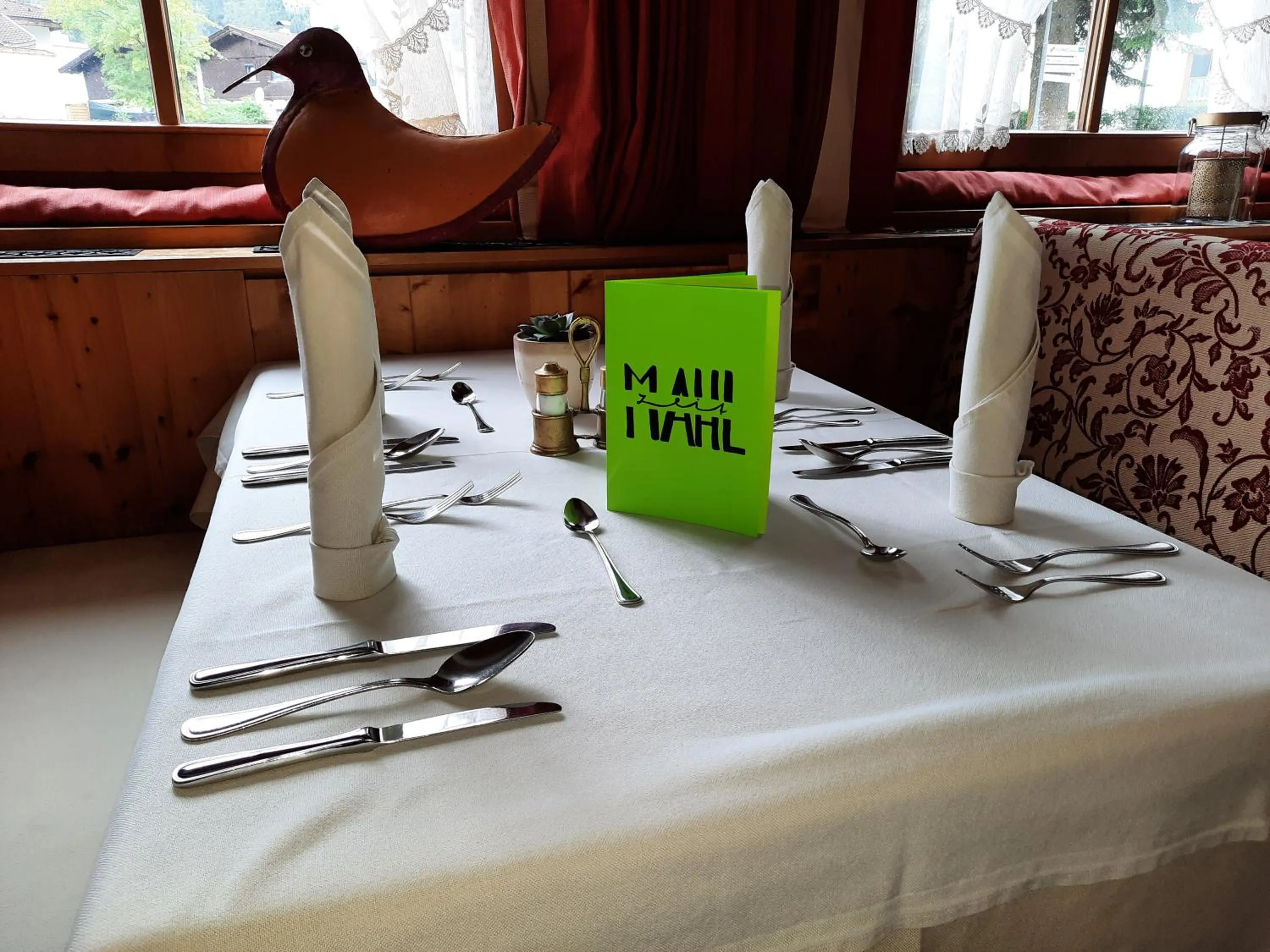 Restaurant/places to eat in Hotel Medrazerhof