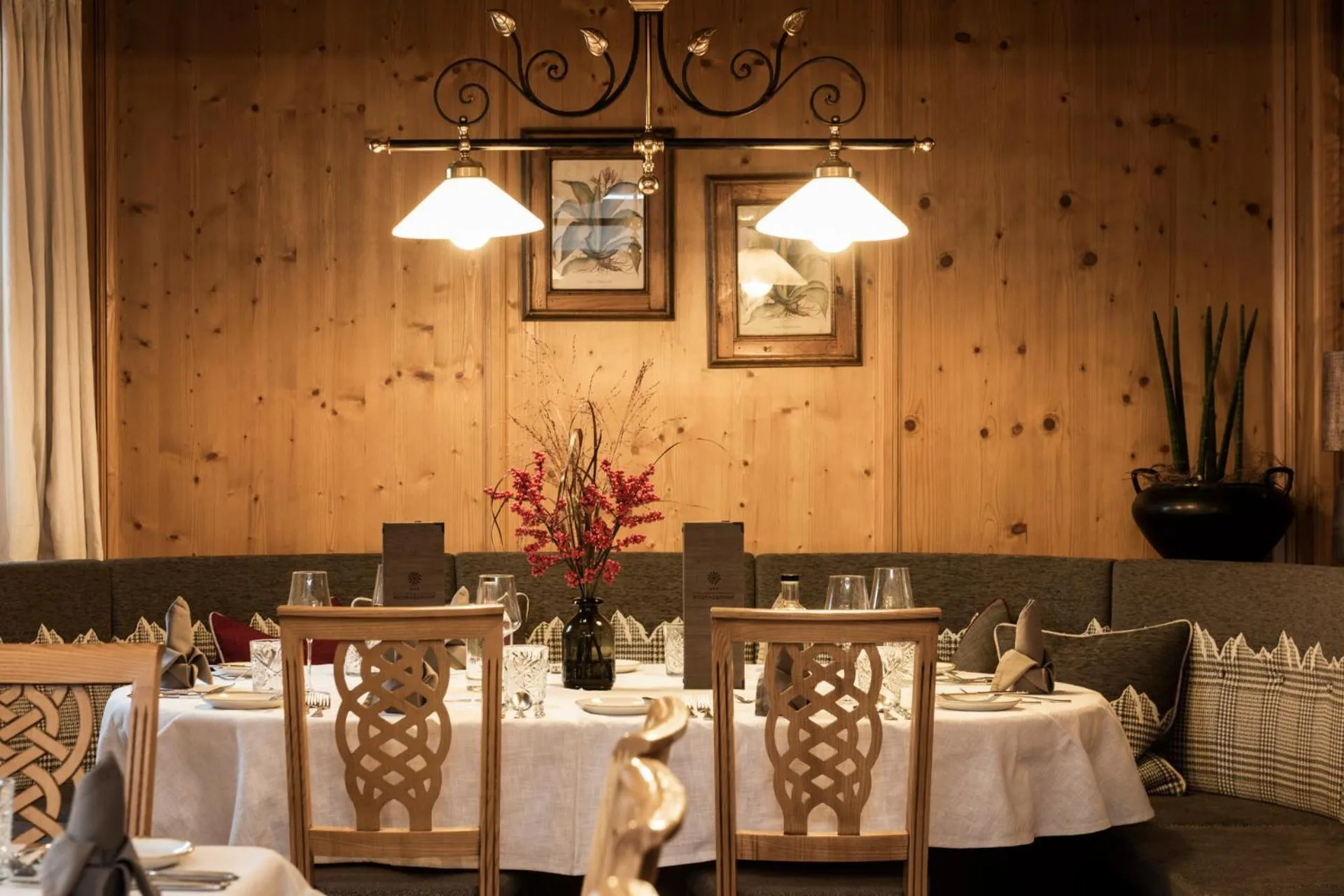 Restaurant/places to eat in Hotel Medrazerhof