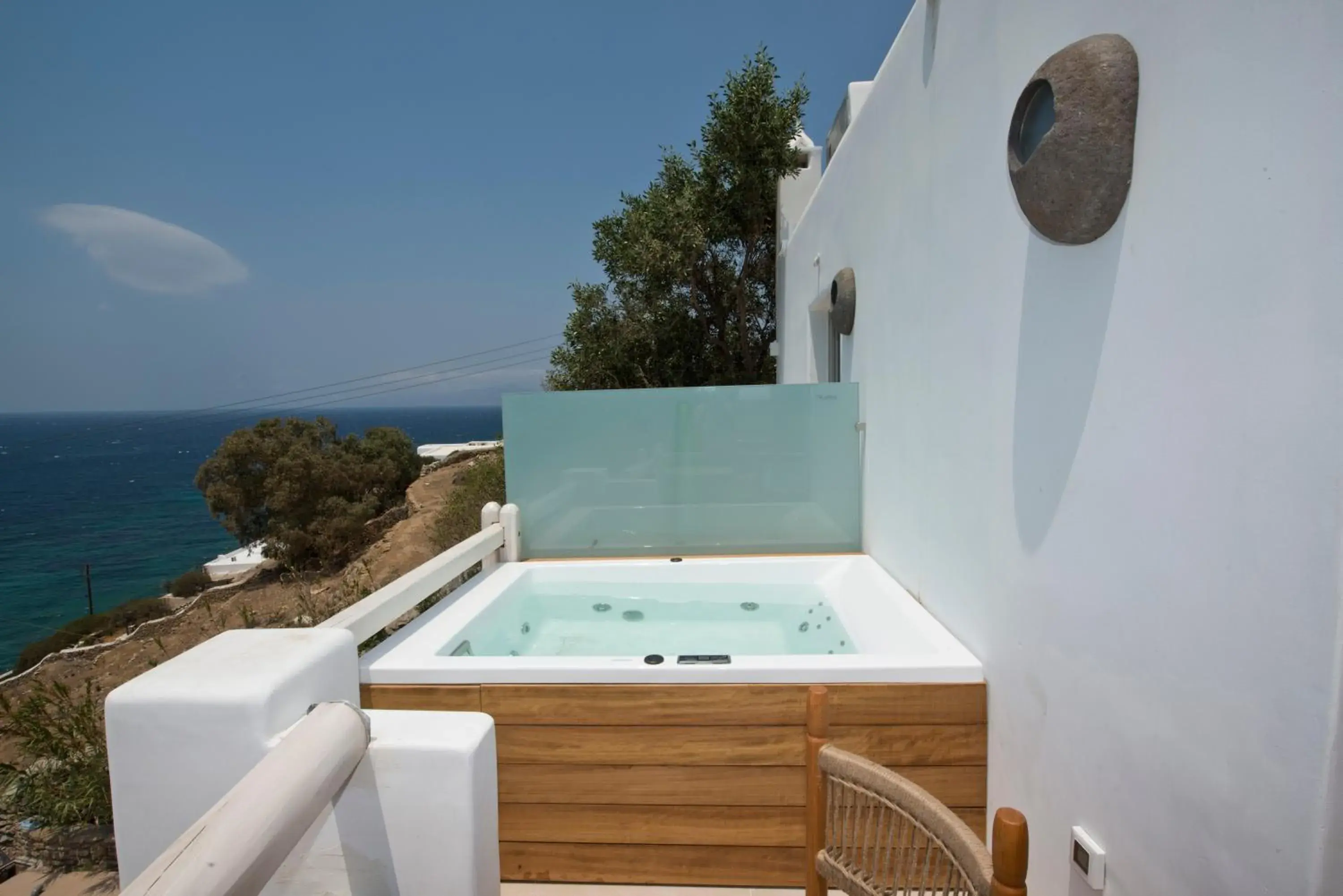 Deluxe Suite with Sea View and Outdoor Hot Tub in Legacy Suites Deluxe Suite with Sea View and Outdoor Hot Tub in Legacy Suites