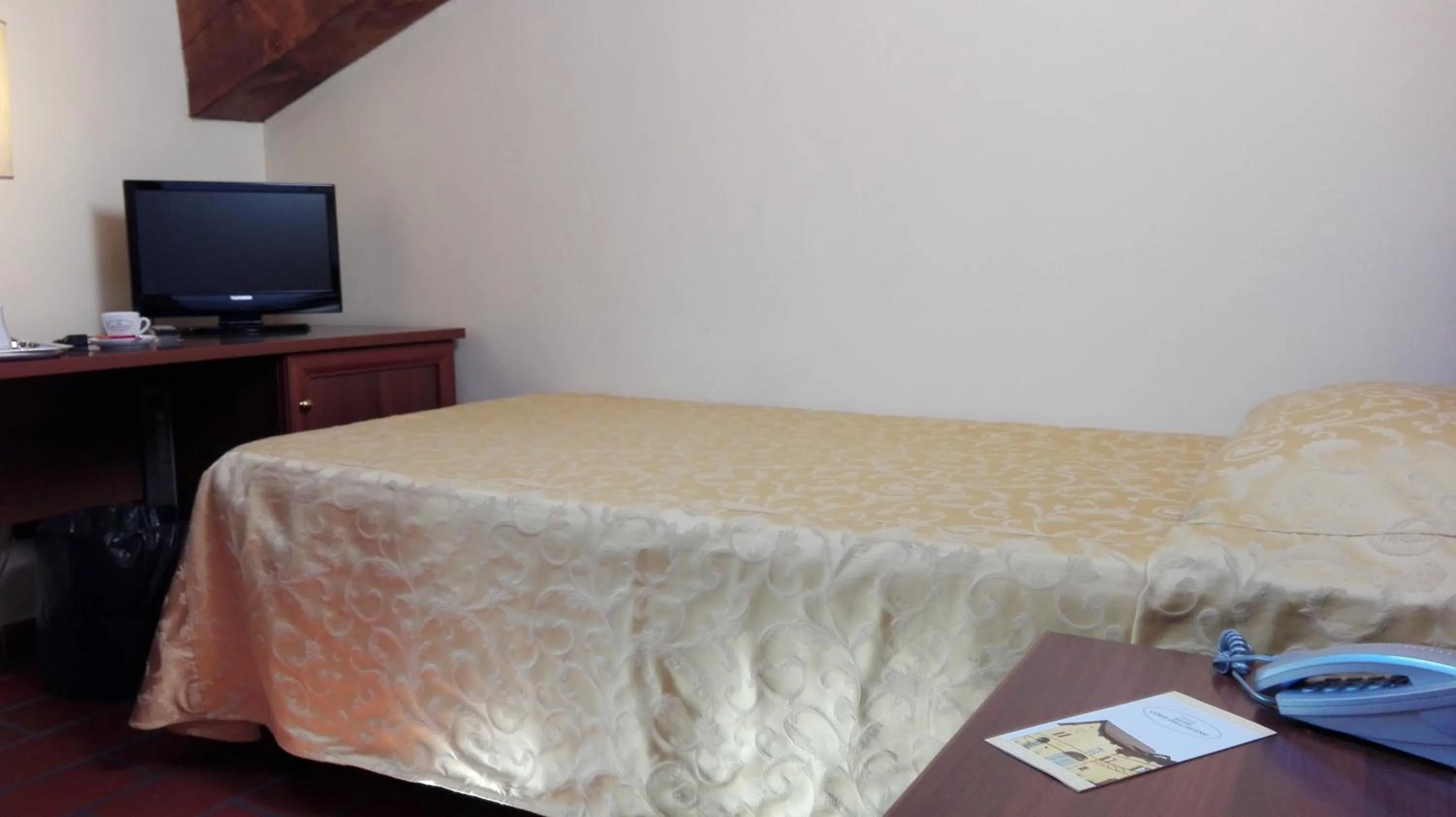 Photo of the whole room, Bed in Corte Degli Estensi