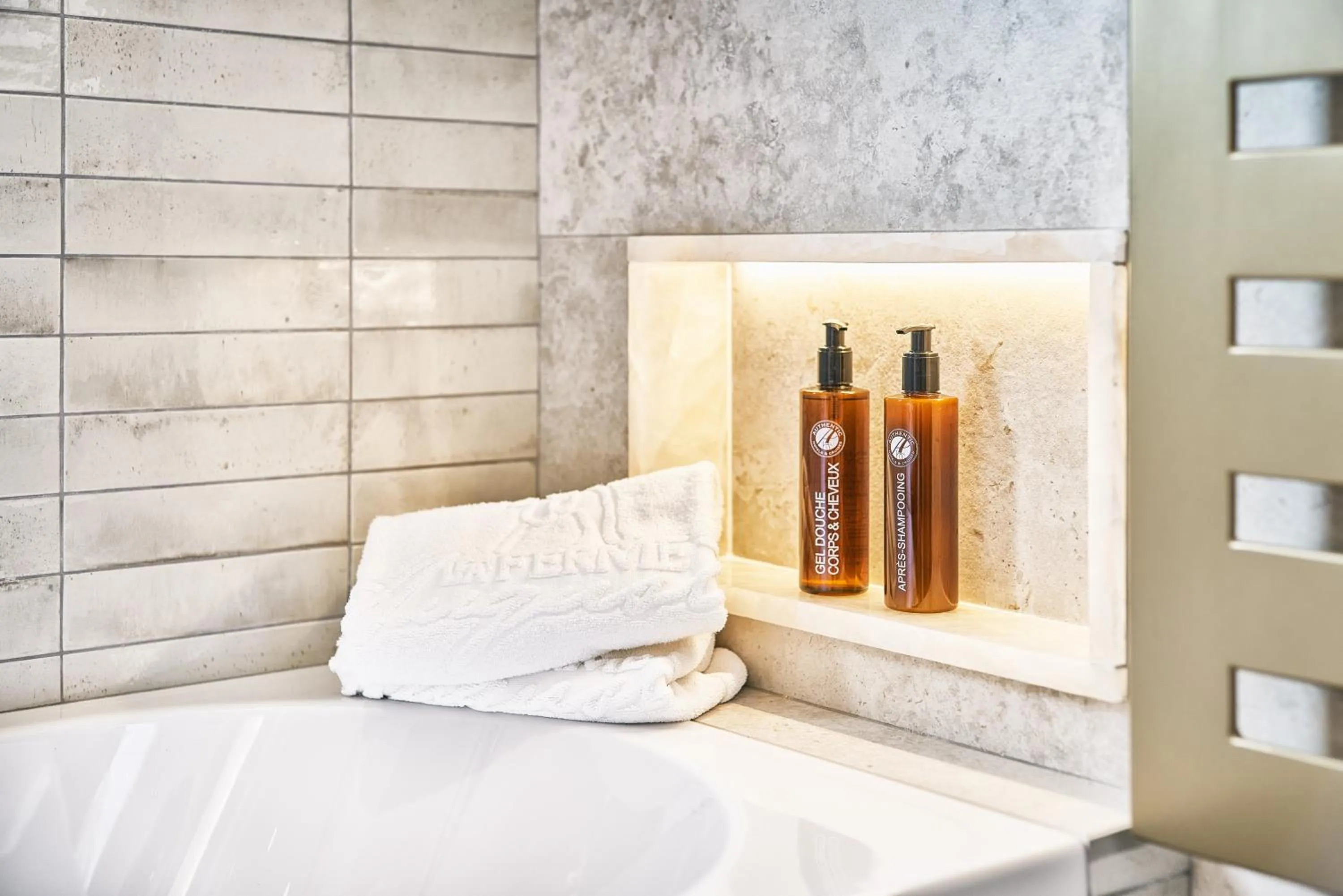 Bathroom, Bed in La Ferme D'Augustin