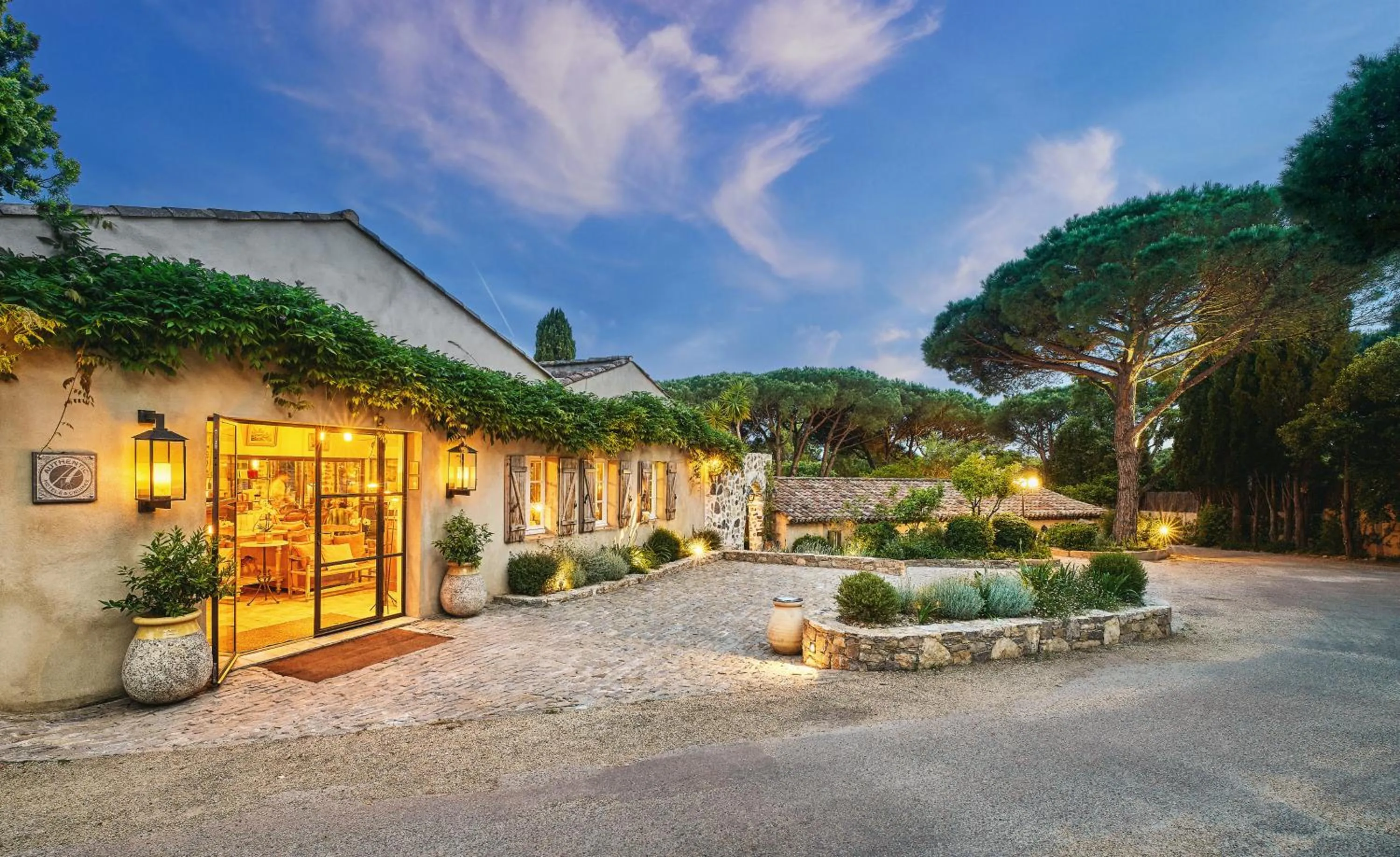 Facade/entrance in La Ferme D'Augustin