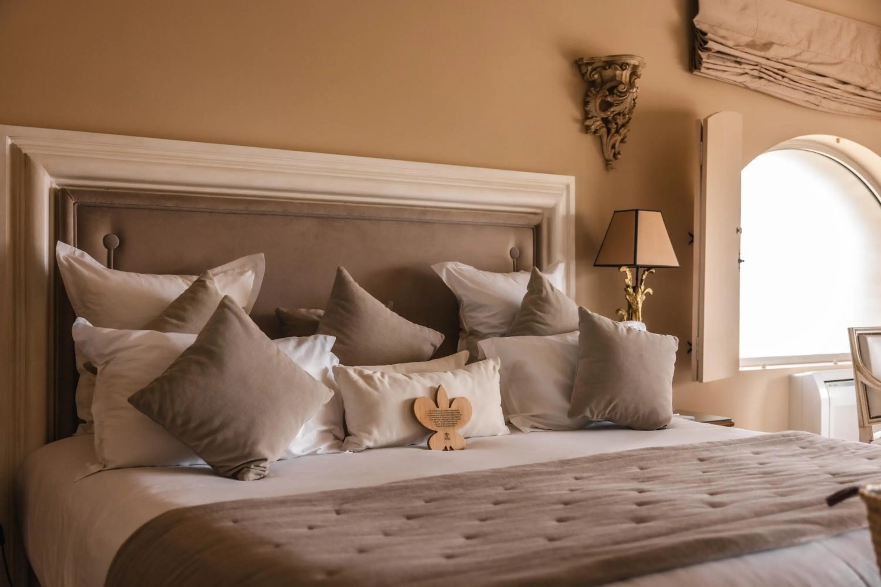 Bed in Le Phébus & Spa – Relais & Châteaux