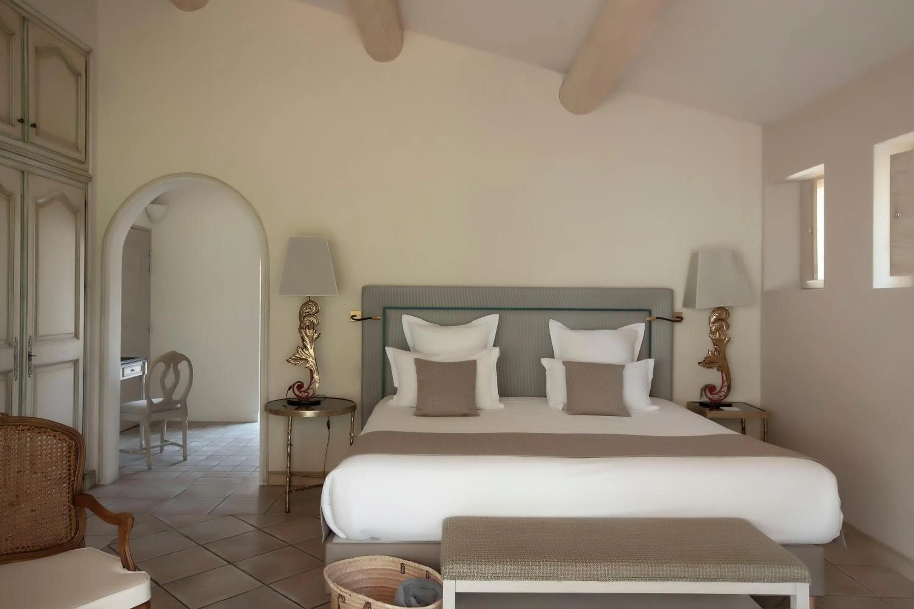 Bed in Le Phébus & Spa – Relais & Châteaux