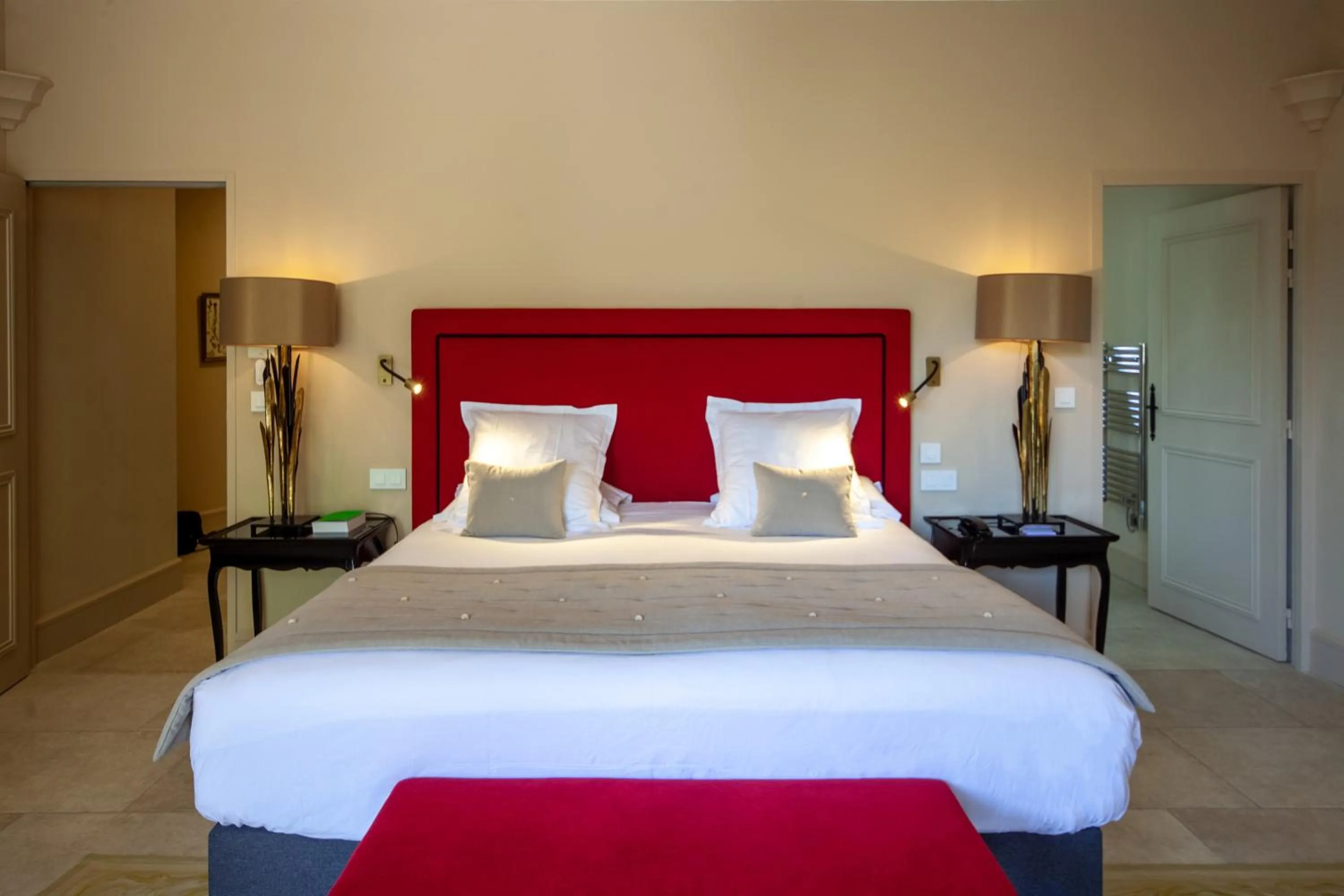 Bed in Le Phébus & Spa – Relais & Châteaux