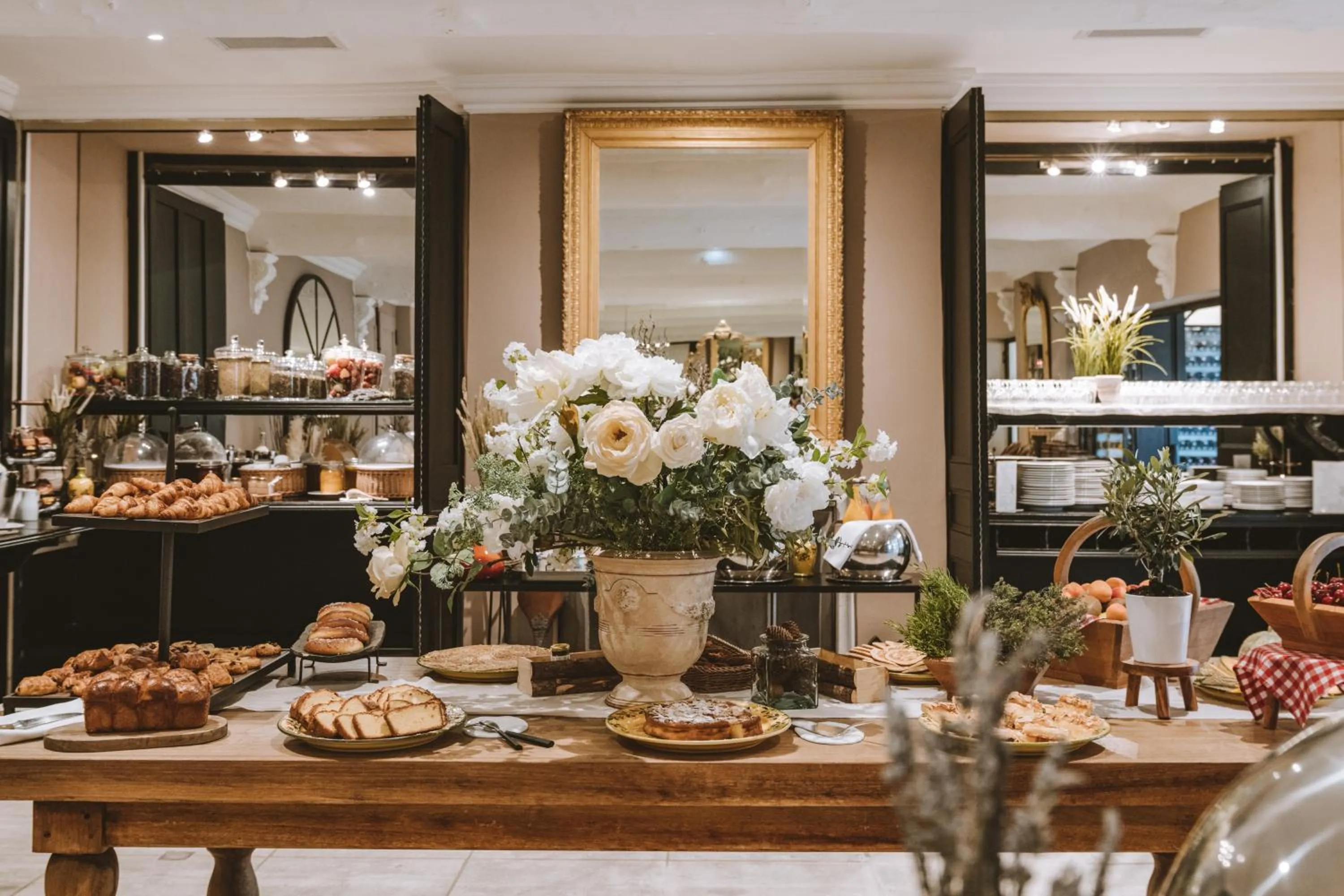 Restaurant/places to eat in Le Phébus & Spa – Relais & Châteaux