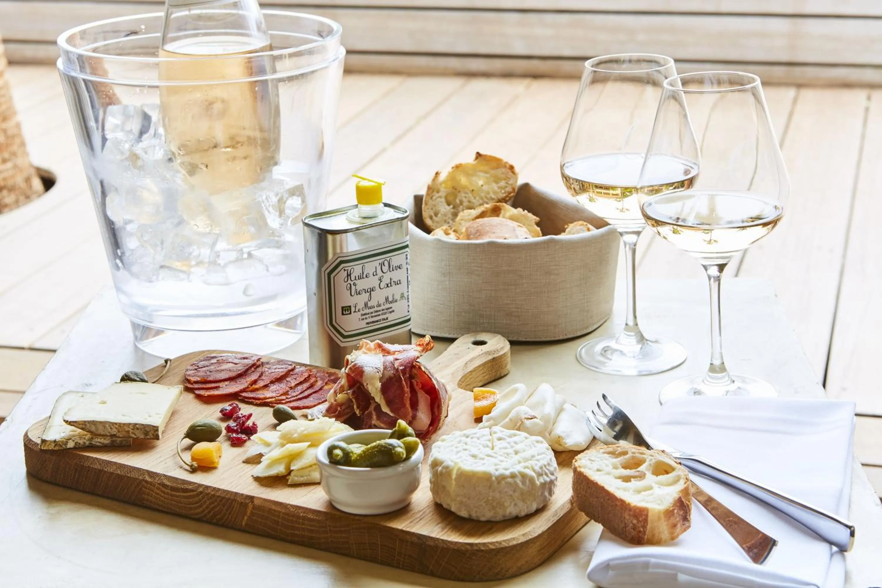 Food and drinks in Villa Cosy, hotel & spa