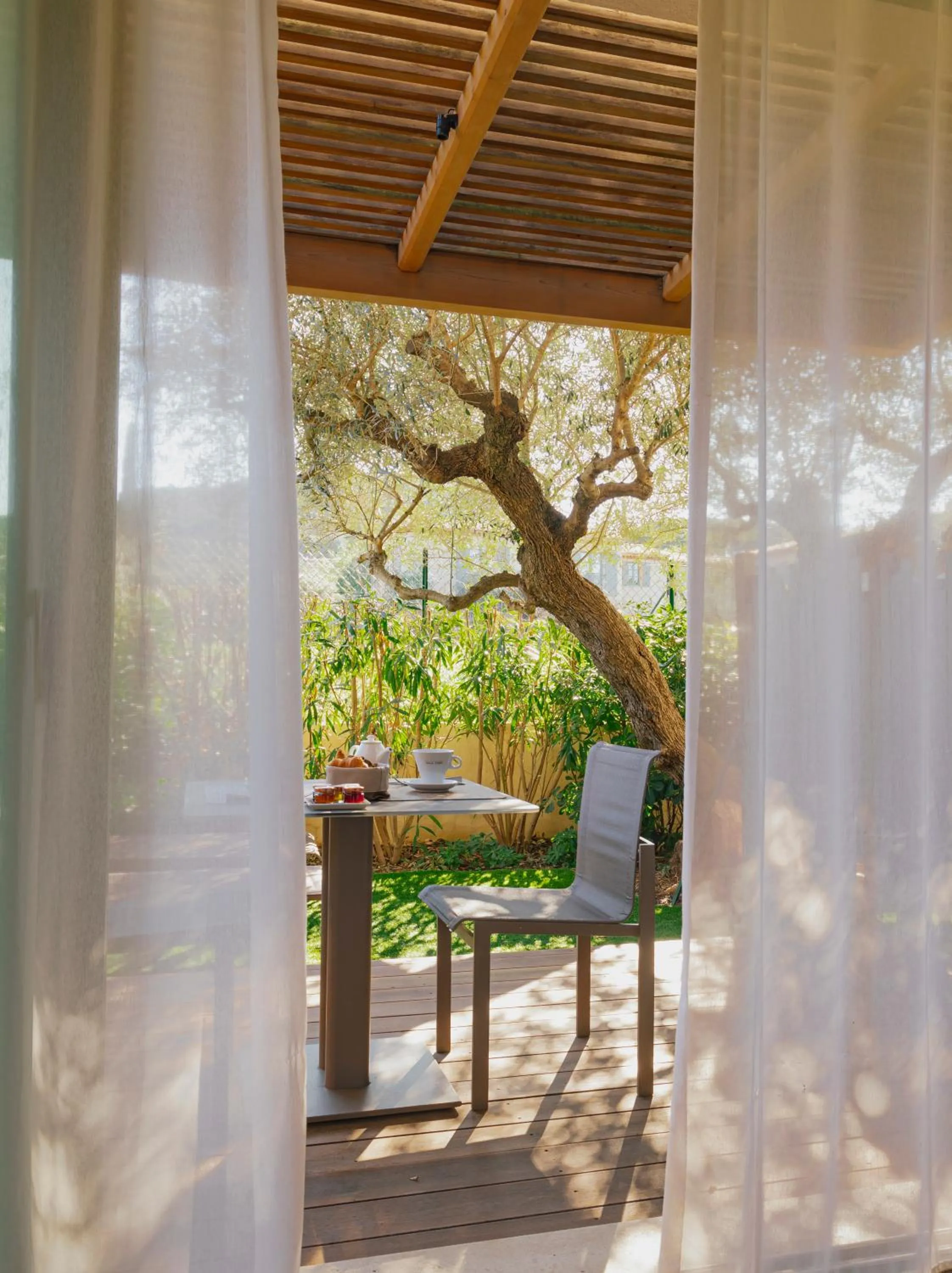 Garden in Villa Cosy, hotel & spa