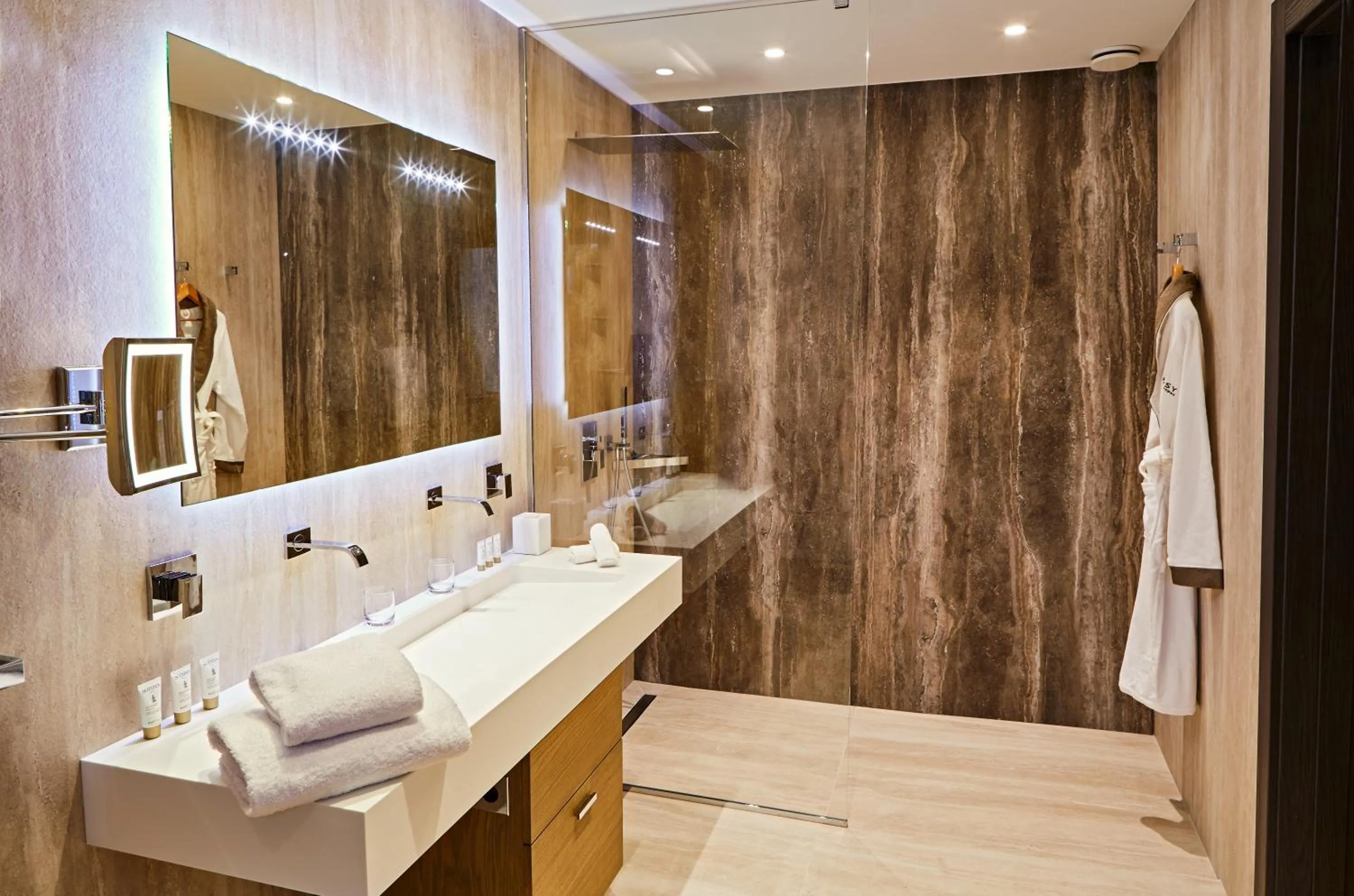 Shower in Villa Cosy, hotel & spa