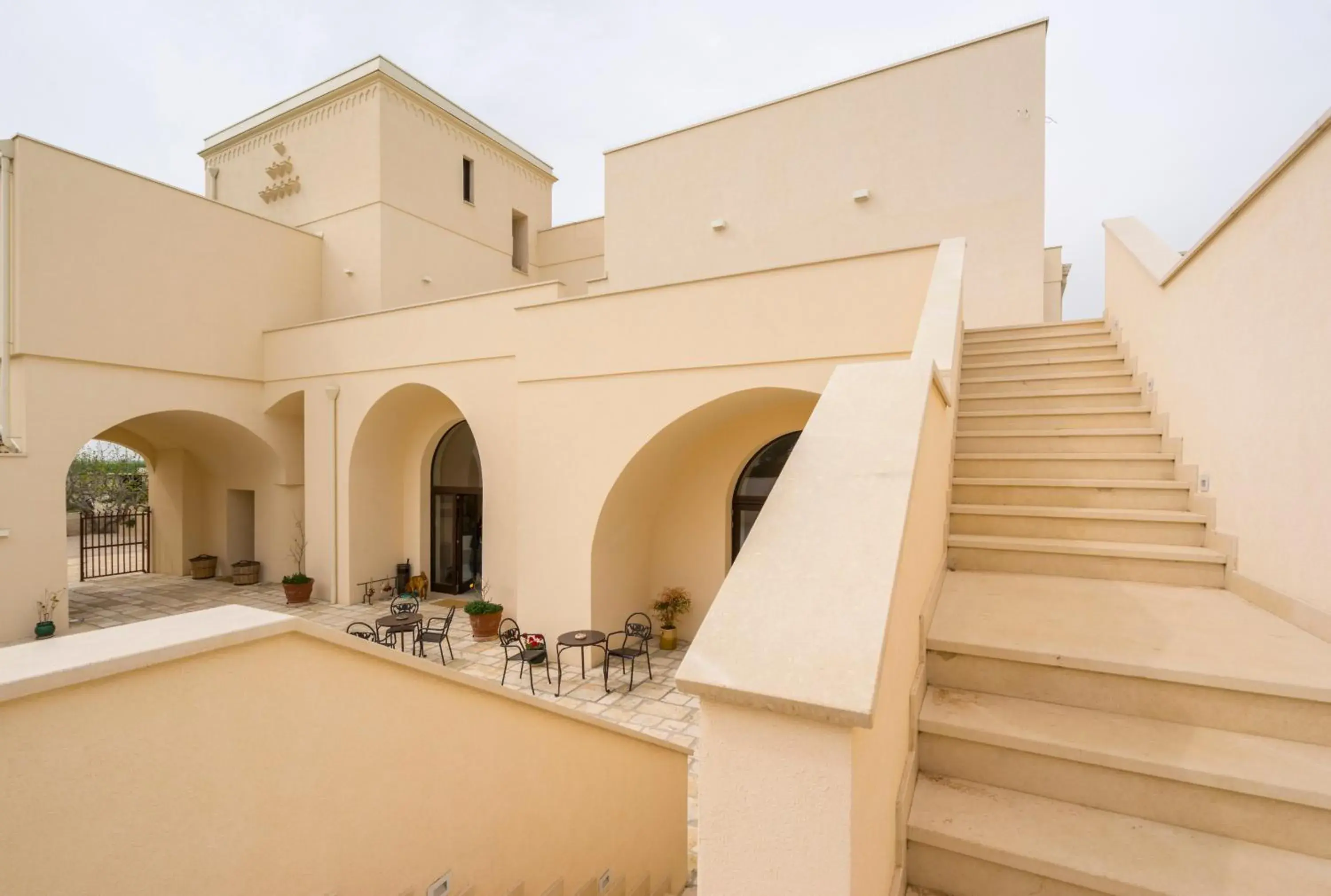 Property building in Masseria Fontana di Vite Property building in Masseria Fontana di Vite
