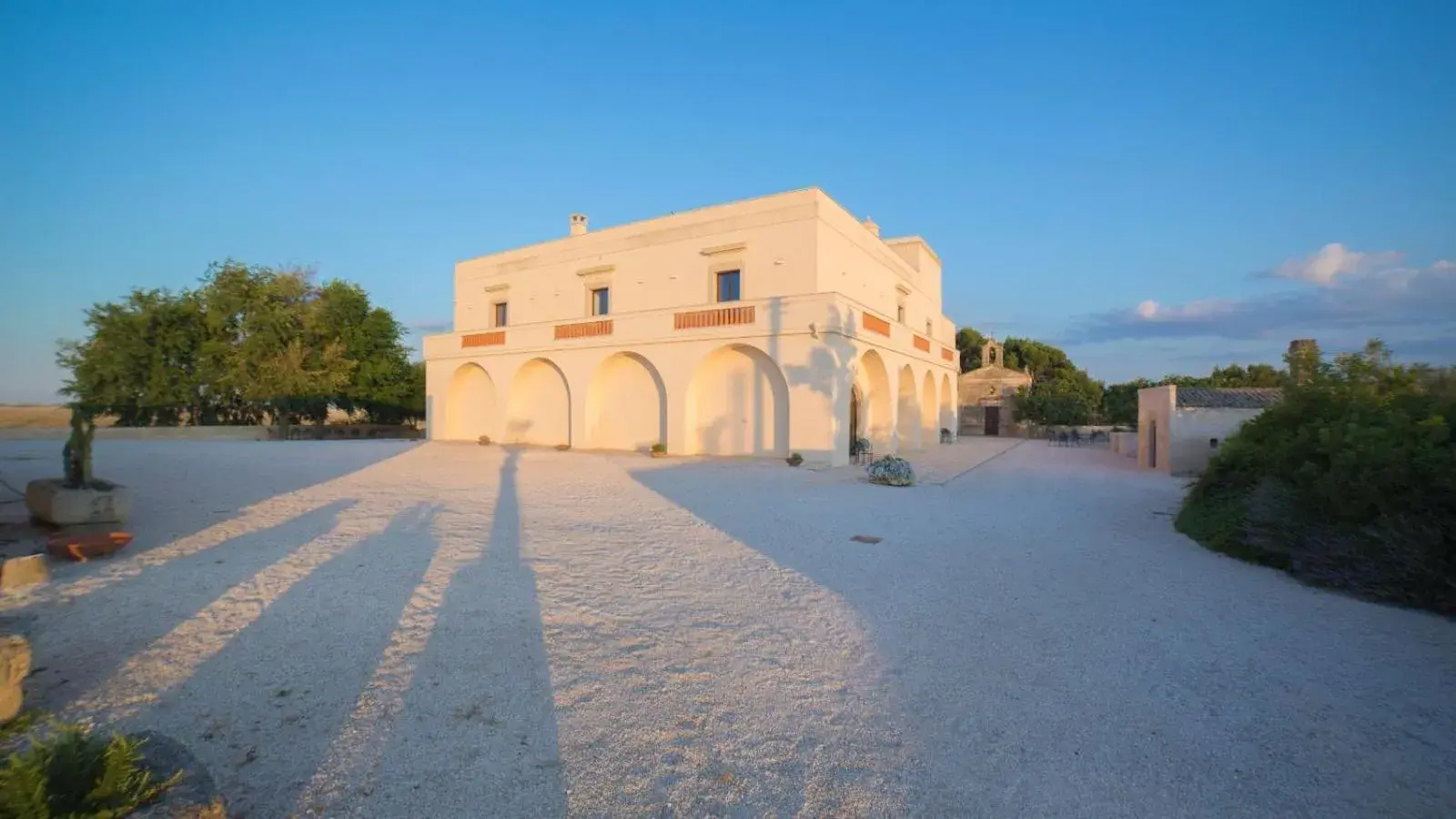 Property building in Masseria Fontana di Vite Property building in Masseria Fontana di Vite