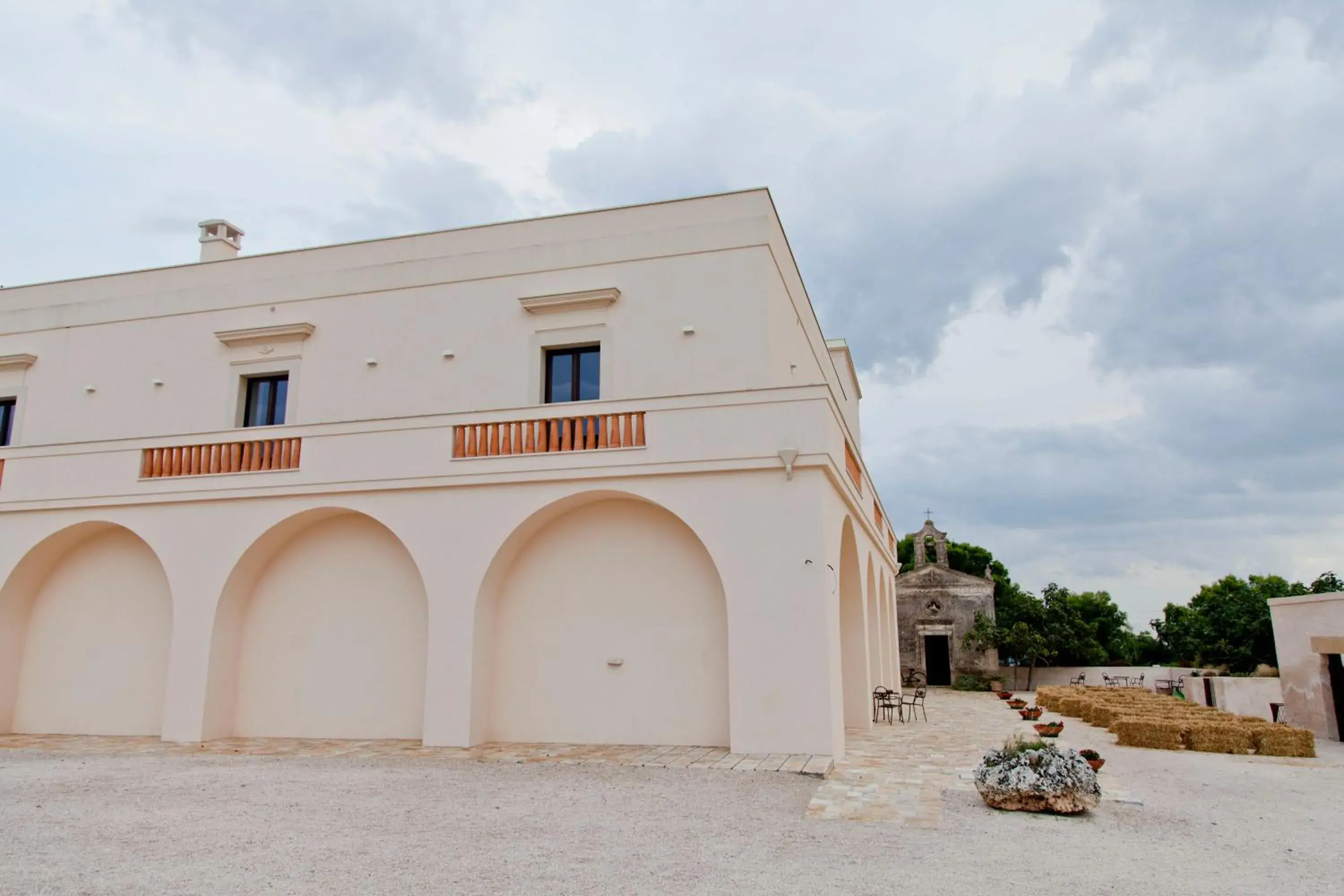 Property building in Masseria Fontana di Vite Property building in Masseria Fontana di Vite