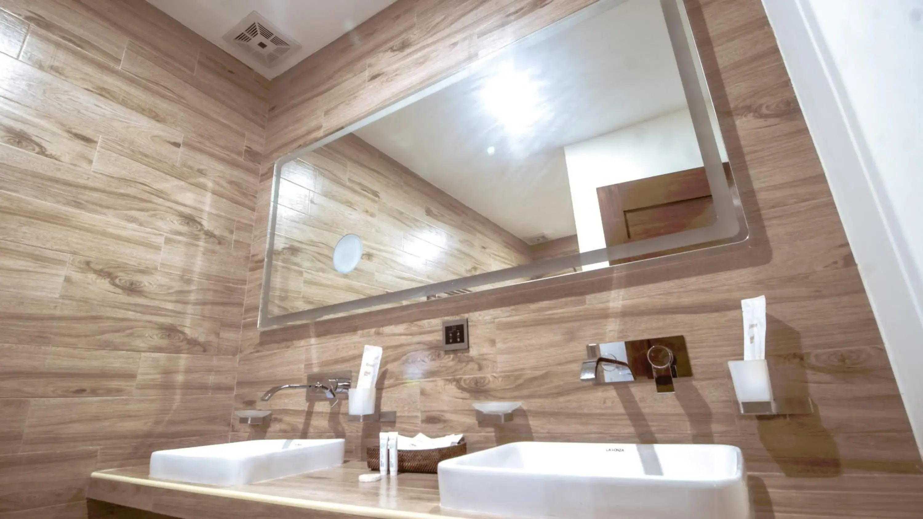 Bathroom in Ambassador In Paradise Bathroom in Ambassador In Paradise