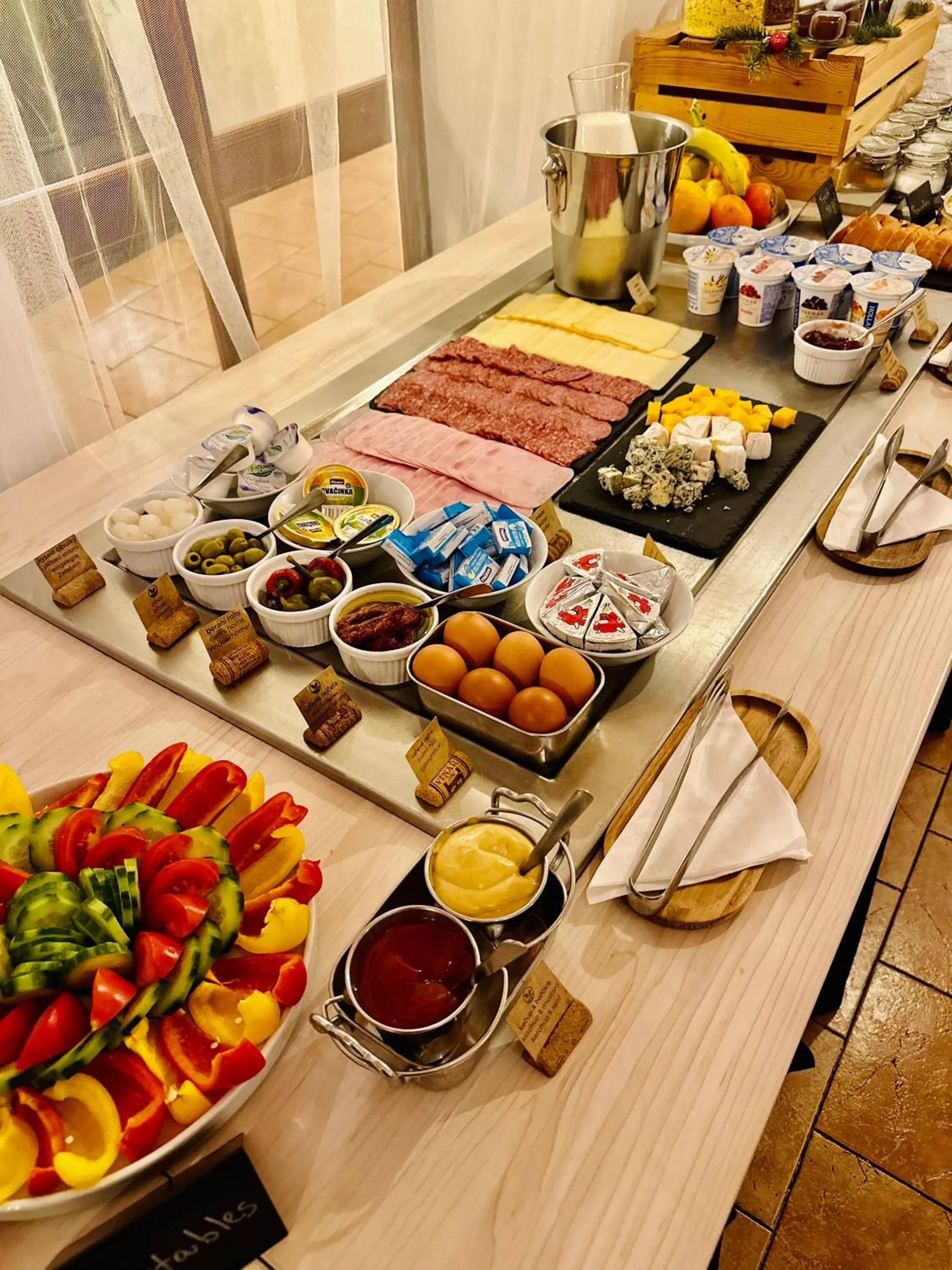 Buffet breakfast in Hotel Centrum