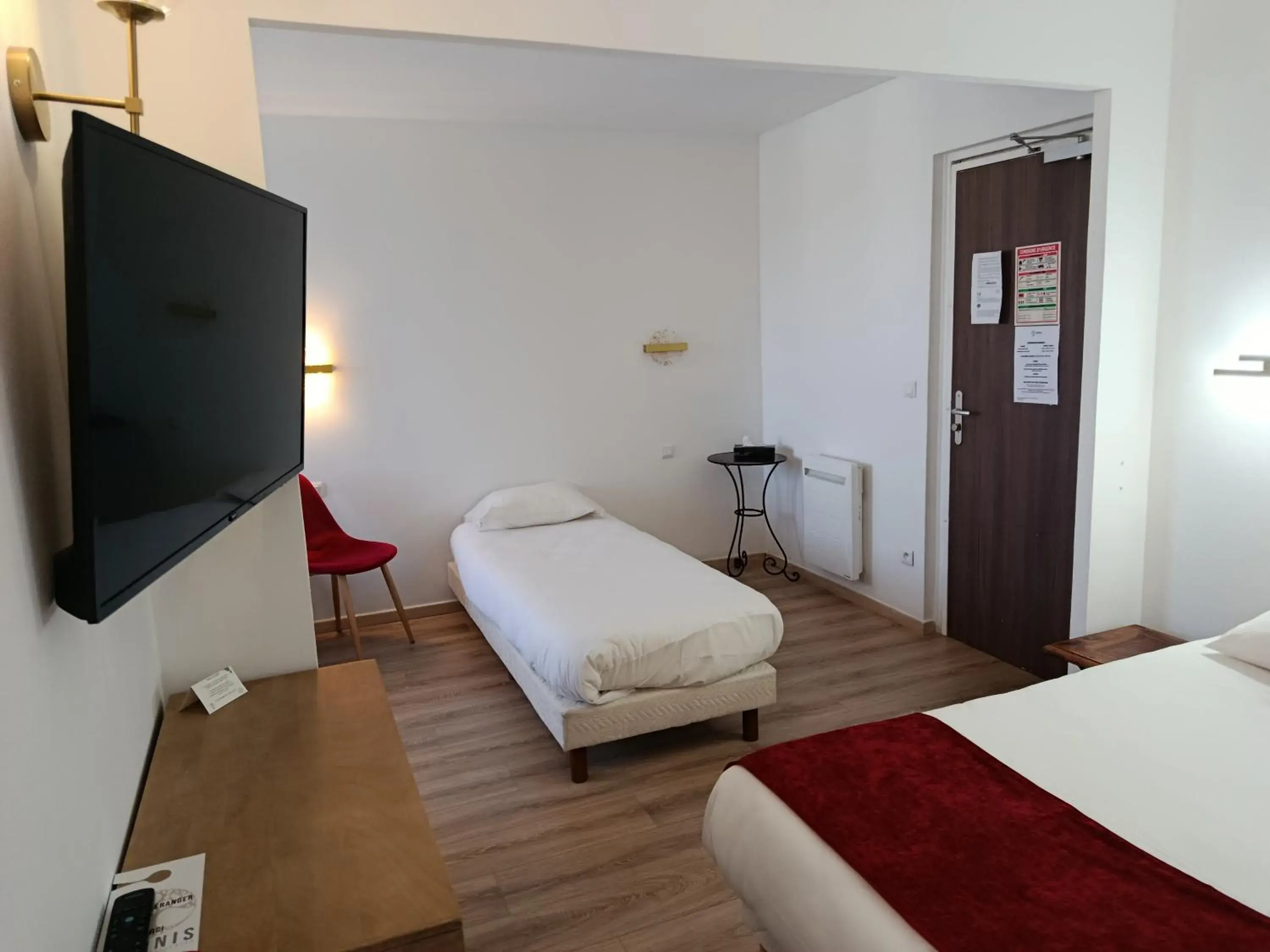 Bedroom, Bed in Hotel De Provence Bedroom, Bed in Hotel De Provence