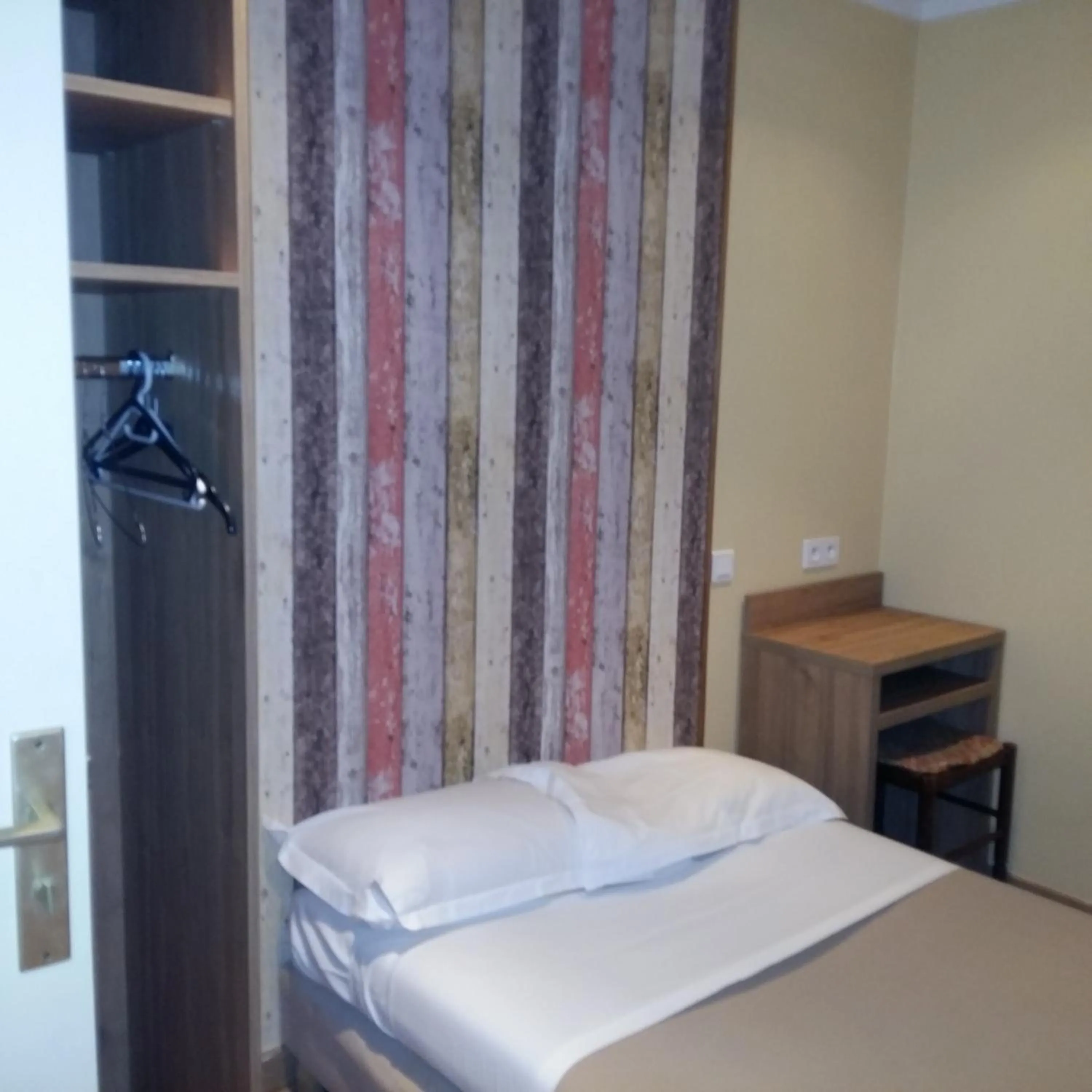 Bed in Hôtel Roi René