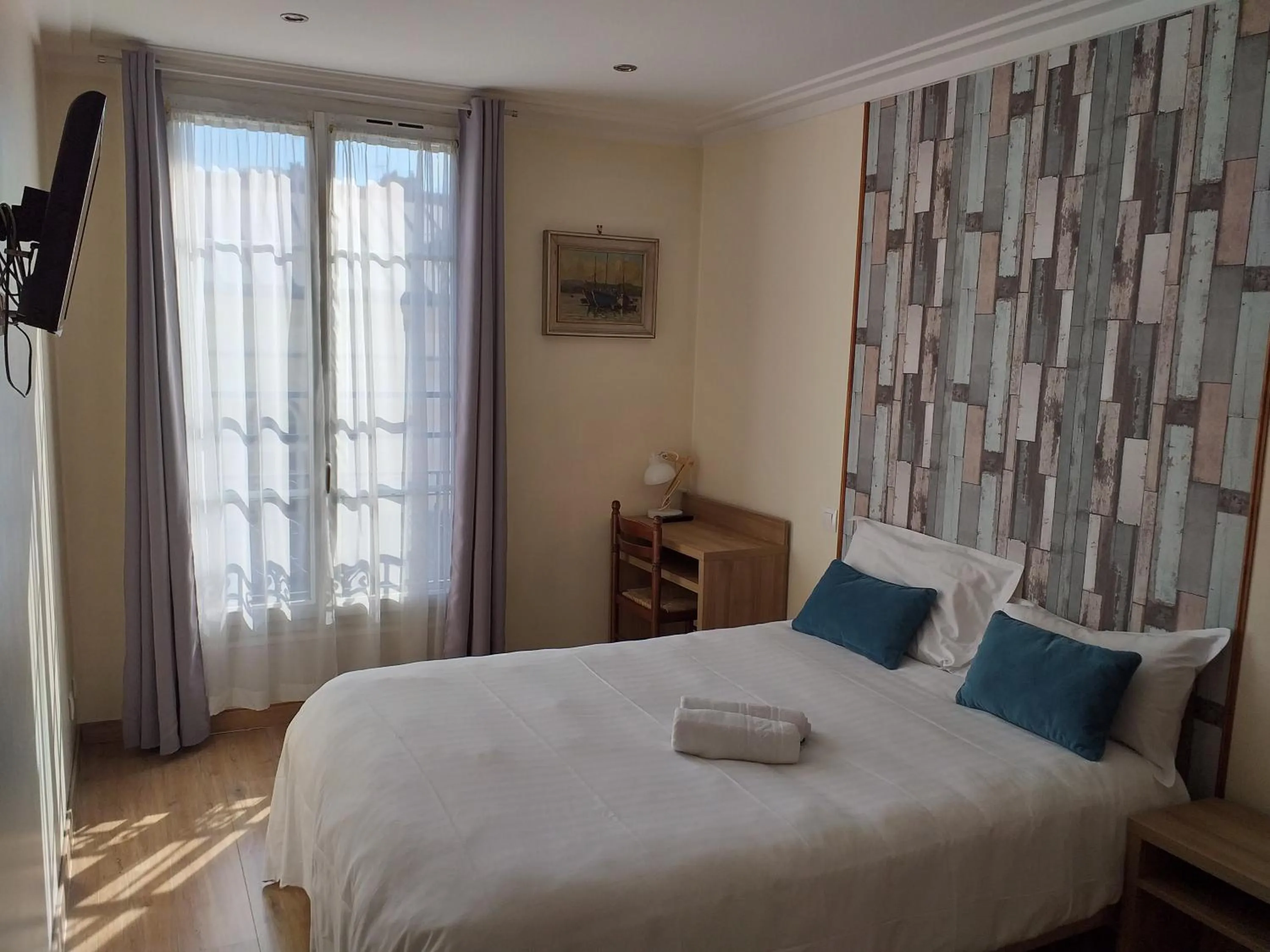 Bed in Hôtel Roi René