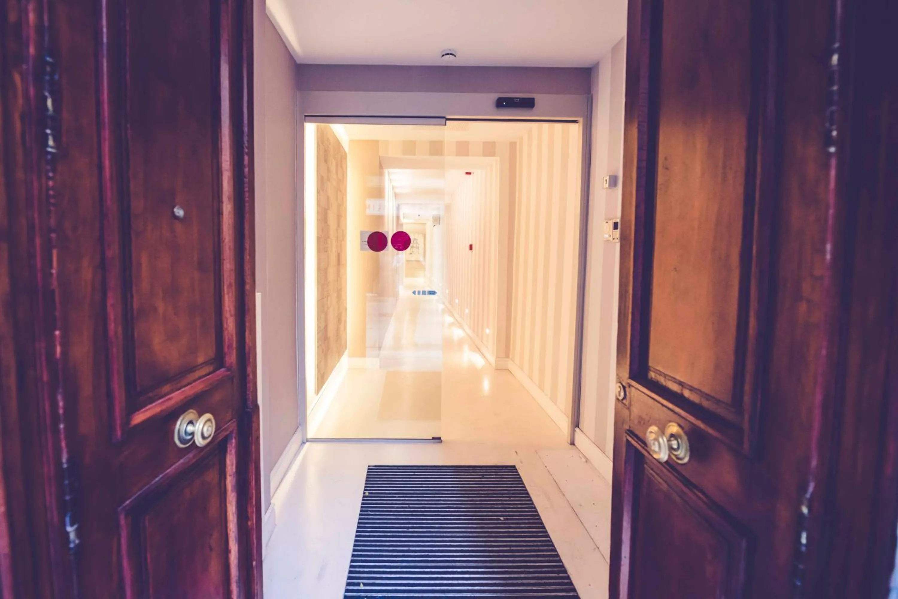 Facade/entrance in Hostal Lisboa