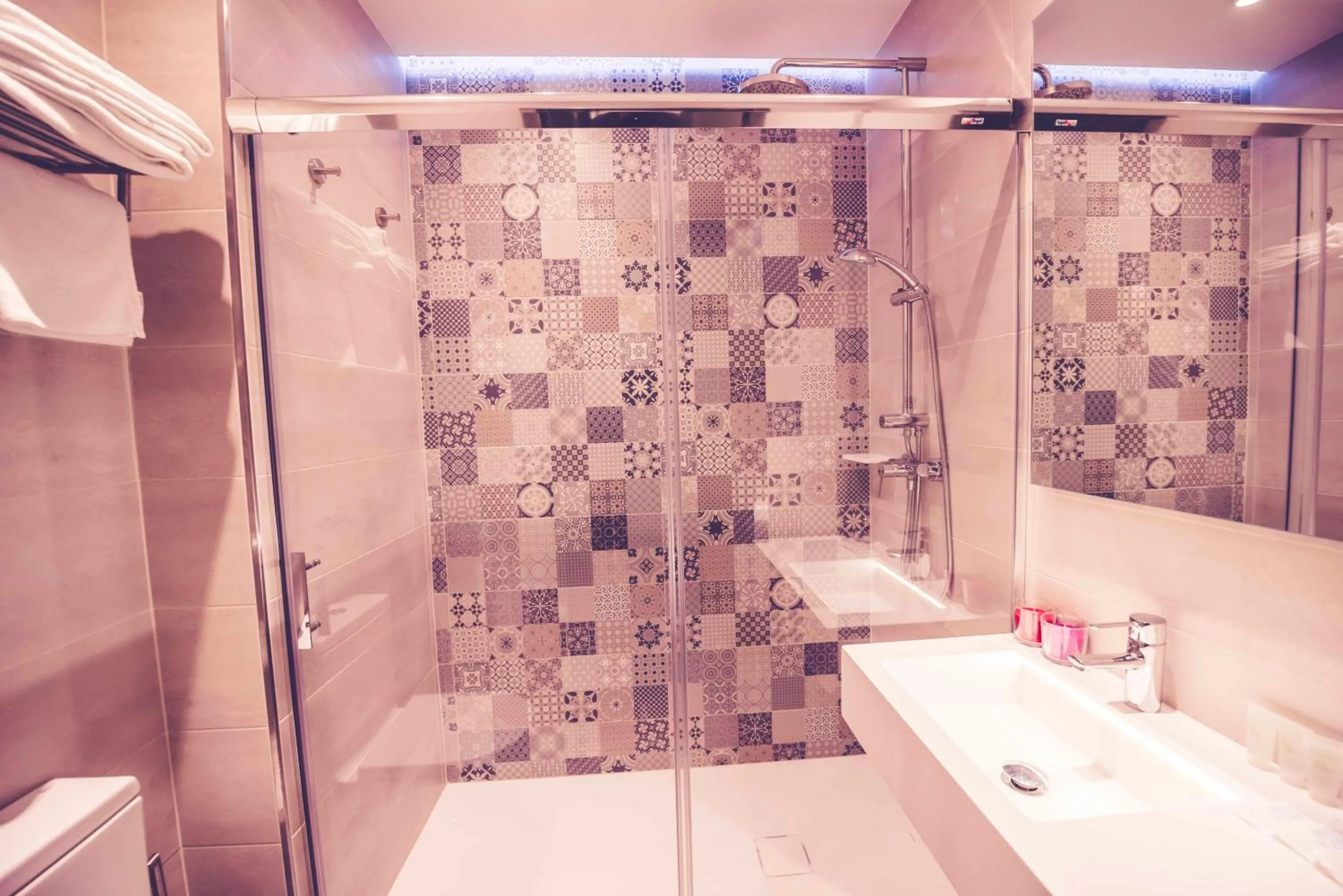 Bathroom in Hostal Lisboa