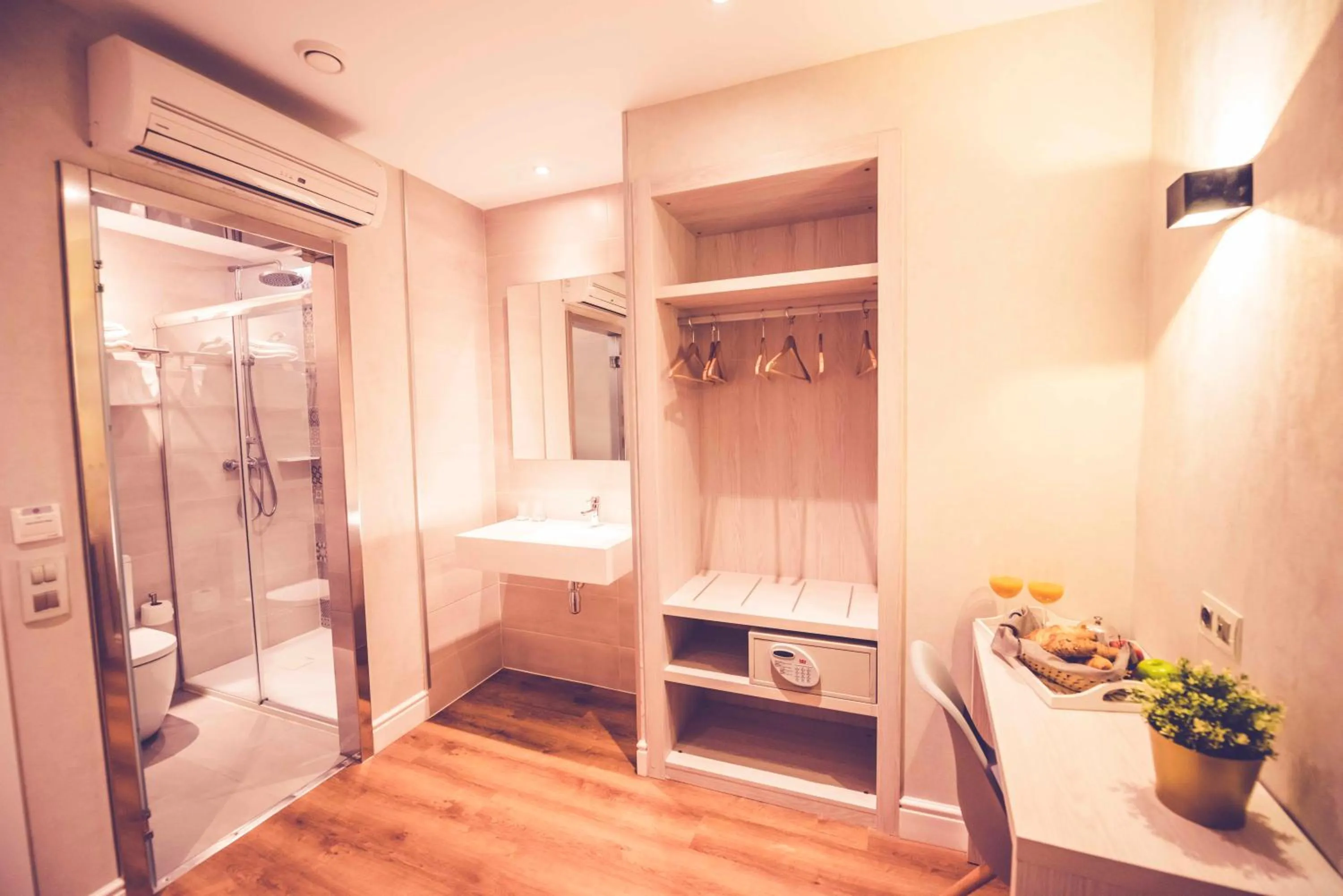 Decorative detail in Hostal Lisboa