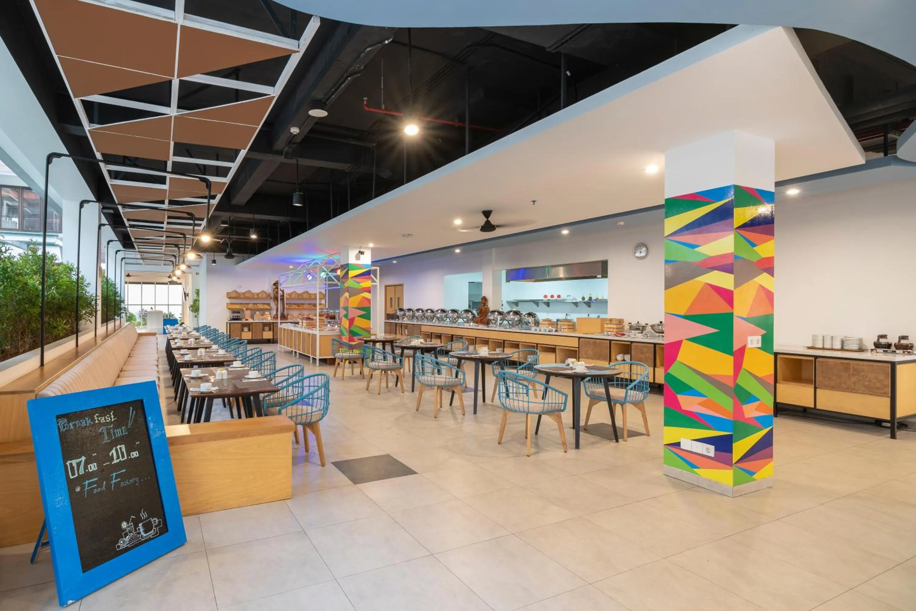 Restaurant/places to eat in Kuta Beach Club Hotel