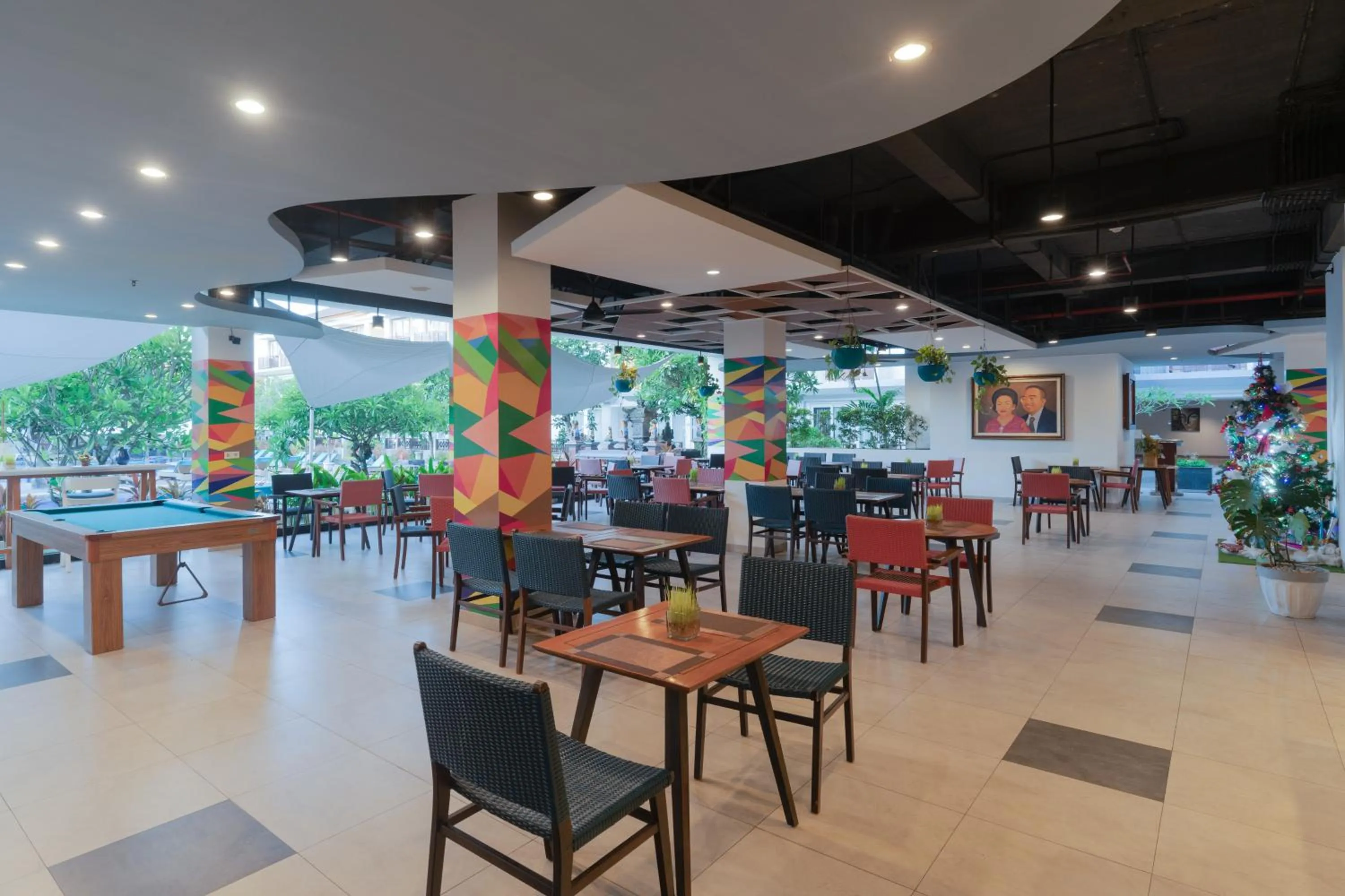 Restaurant/places to eat in Kuta Beach Club Hotel