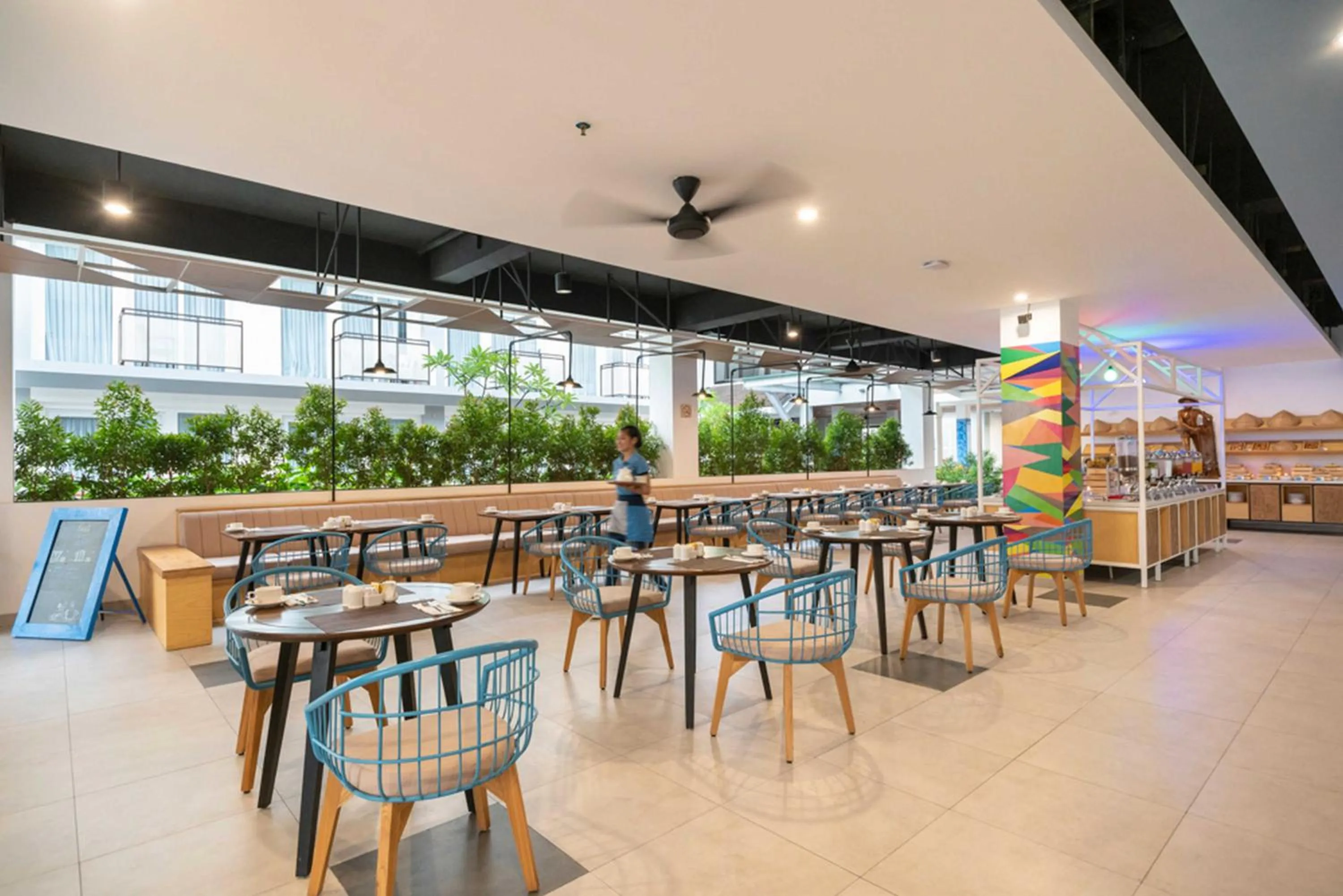 Restaurant/places to eat in Kuta Beach Club Hotel