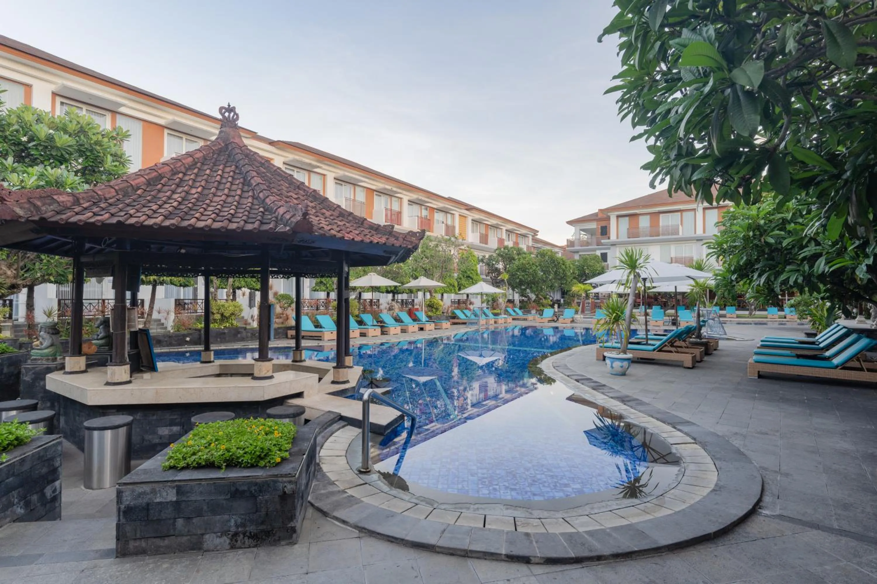 Swimming pool in Kuta Beach Club Hotel